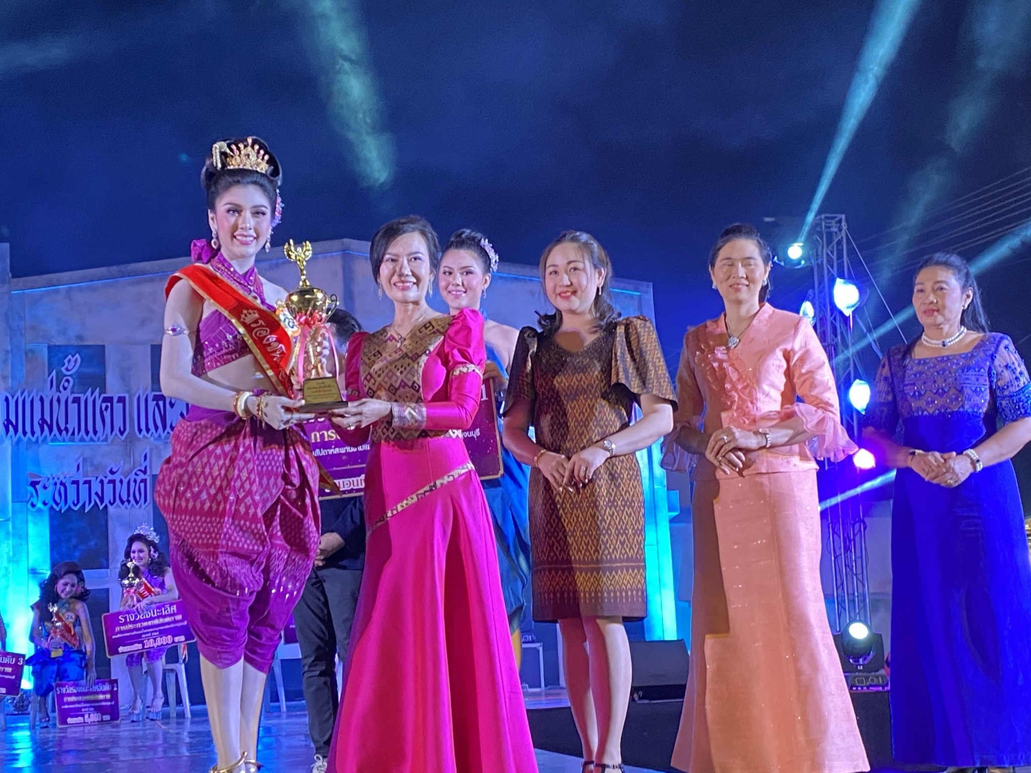 CDD@KAN>>>พัฒนาชุมชนกาญจน์ จัดประกวดค้นหาสาวงาม “เทพีสันติภาพ” งานสัปดาห์สะพานข้ามแม่น้ำแคว