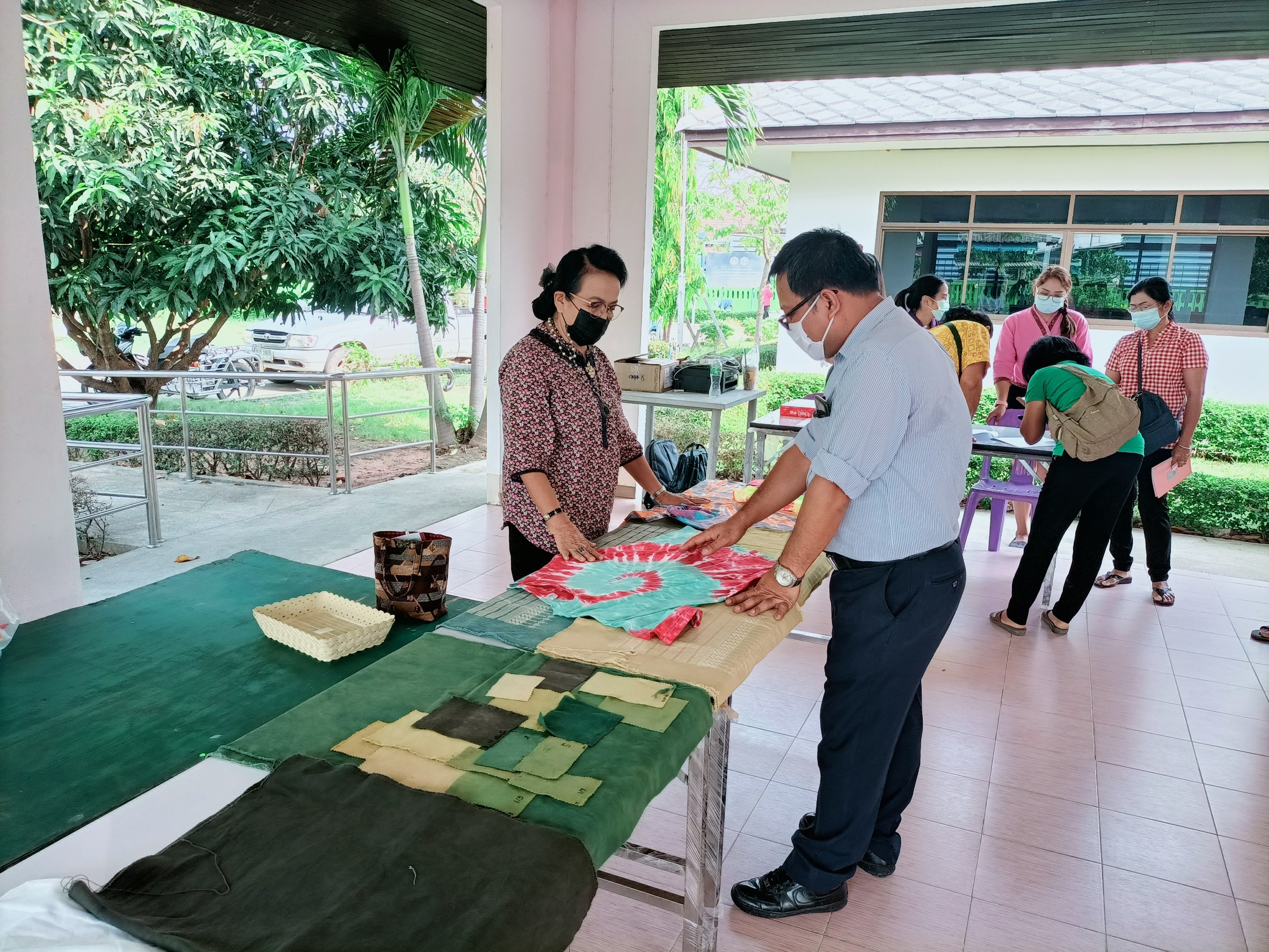 CDD@KAN>>>โครงการสตรีกาญจน์สืบสาน อนุรักษ์ศิลป์ผ้าถิ่นไทย ด้วยการจัดการความรู้และถ่ายทอดเทคโนโลยีการพัฒนาผ้ามัดหมี่เชิงพาณิชย์ ครั้งที่ 1