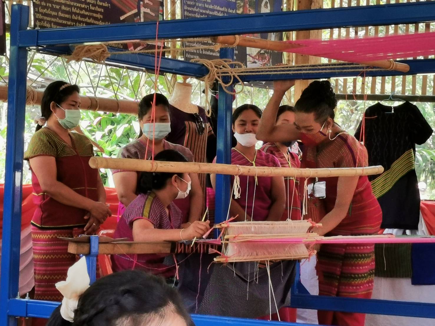 CDD@KAN>>>พัฒนาชุมชนกาญจนบุรี เข้าเฝ้ารับเสด็จสมเด็จพระเจ้าลูกเธอ เจ้าฟ้าพัชรกิติยาภาฯ และสมเด็จพระเจ้าลูกยาเธอ เจ้าฟ้าทีปังกรรัศมีโชติฯ เนื่องในโอกาสเสด็จติดตามความคืบหน้าโครงการพัฒนาชุมชนในพื้นที่เขตรักษาพันธุ์สัตว์ป่าทุ่งใหญ่นเรศวรด้านตะวันตก