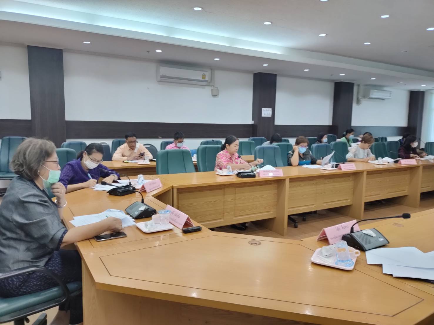 พัฒนาชุมชนกาญจน์จับมือร่วมกับคณะทำงานขับเคลื่อนกองทุนสตรี ประชุมพิจารณาโครงการอนุมัติกว่า 2 ล้านบาท