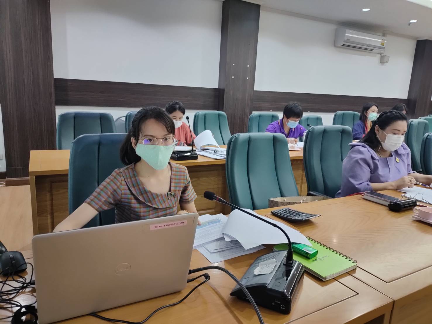 พัฒนาชุมชนกาญจน์จับมือร่วมกับคณะทำงานขับเคลื่อนกองทุนสตรี ประชุมพิจารณาโครงการอนุมัติกว่า 2 ล้านบาท