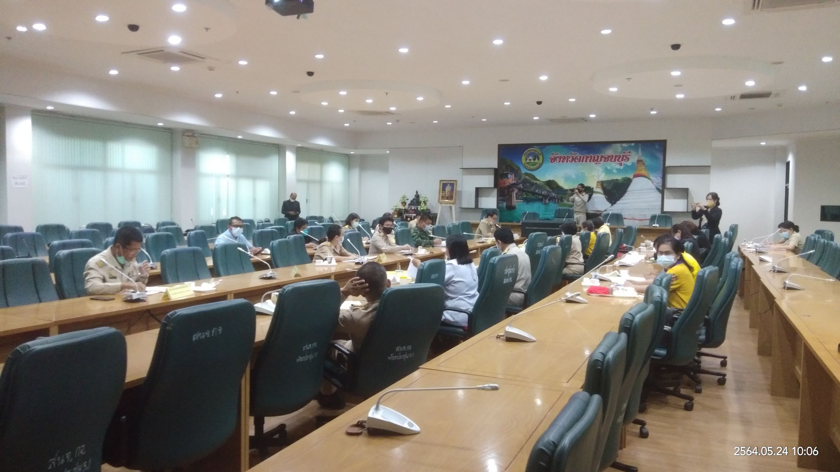 พัฒนาการจังหวัดกาญจนบุรี ร่วมประชุมเคลื่อนงานพัฒนาชุมชนในเขตอุทยานฯ บ้านไล่โว่ – สาละวะ