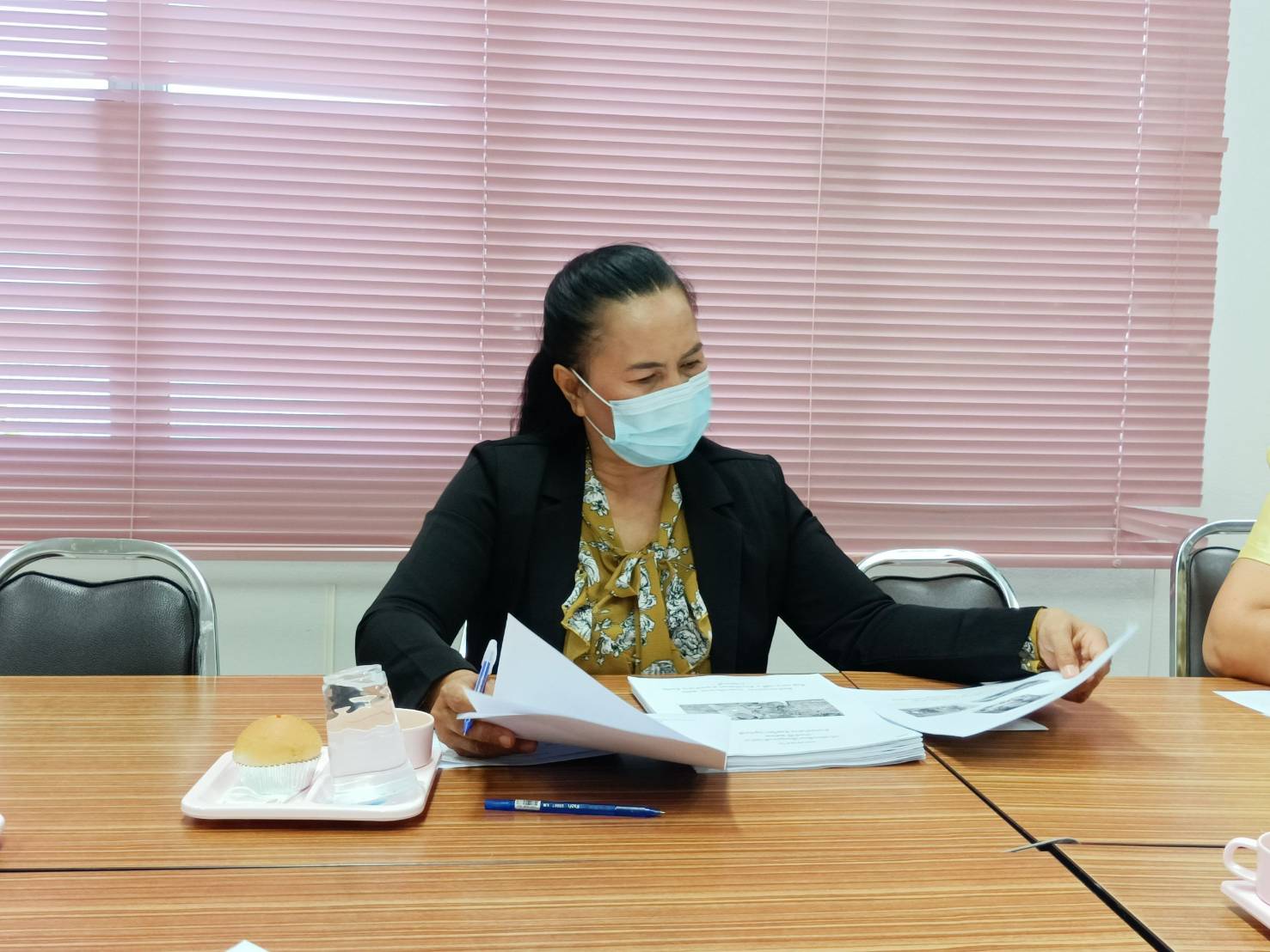 พัฒนาชุมชนกาญจนบุรี ประชุมคัดเลือกครัวเรือนสัมมาชีพชุมชนตัวอย่างระดับจังหวัด ปี 2564