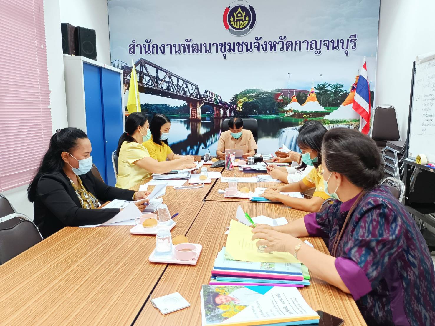 พัฒนาชุมชนกาญจนบุรี ประชุมคัดเลือกครัวเรือนสัมมาชีพชุมชนตัวอย่างระดับจังหวัด ปี 2564