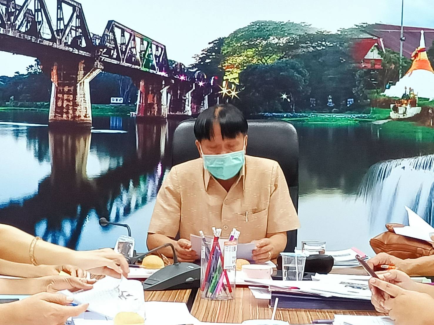 พัฒนาชุมชนกาญจนบุรี ประชุมคัดเลือกครัวเรือนสัมมาชีพชุมชนตัวอย่างระดับจังหวัด ปี 2564
