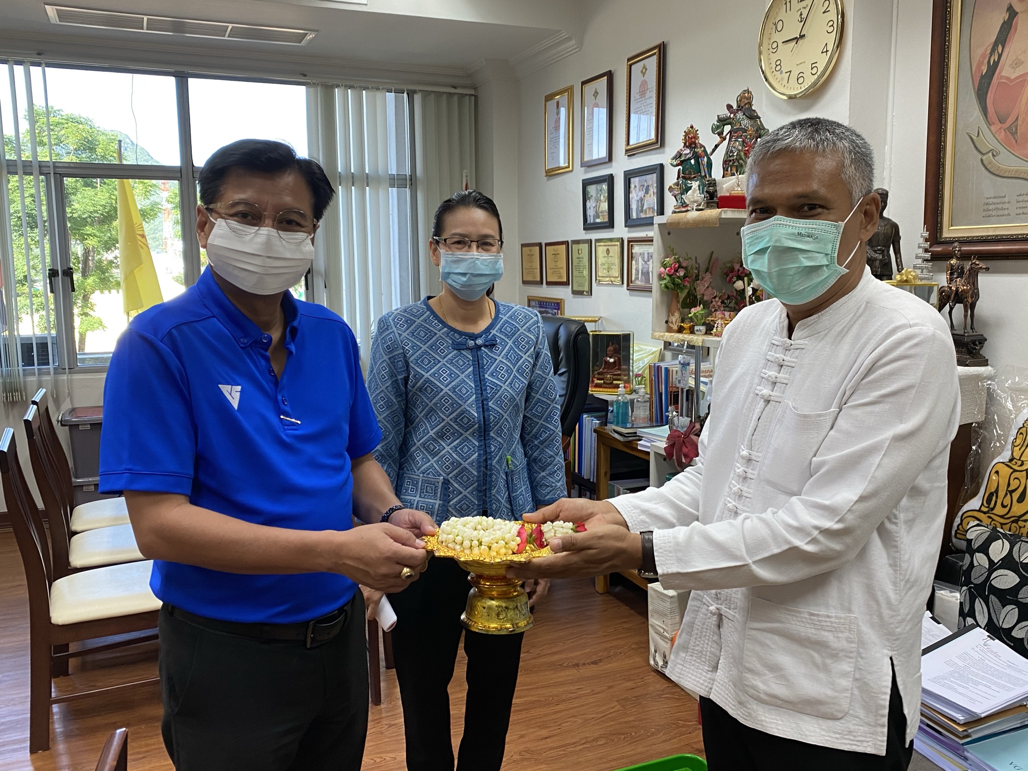 CDD@KAN>>>ผอ.ยุทธศาสตร์คนใหม่รายงานตัวเข้ารับตำแหน่งต่อผู้ว่าราชการและรองผู้ว่าฯ
