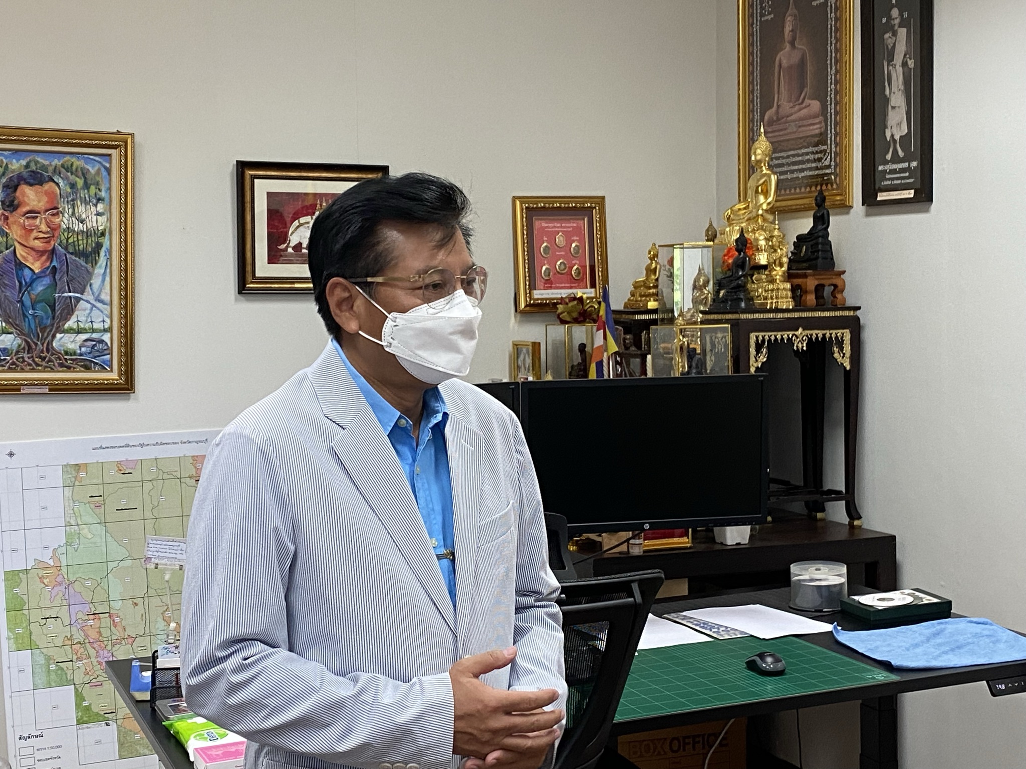 คลอดพัฒนากร รุ่นที่ 114 รองผู้ว่าราชการจังหวัดมอบเข็มและใบประกาศเป็นพัฒนากรเต็มตัว
