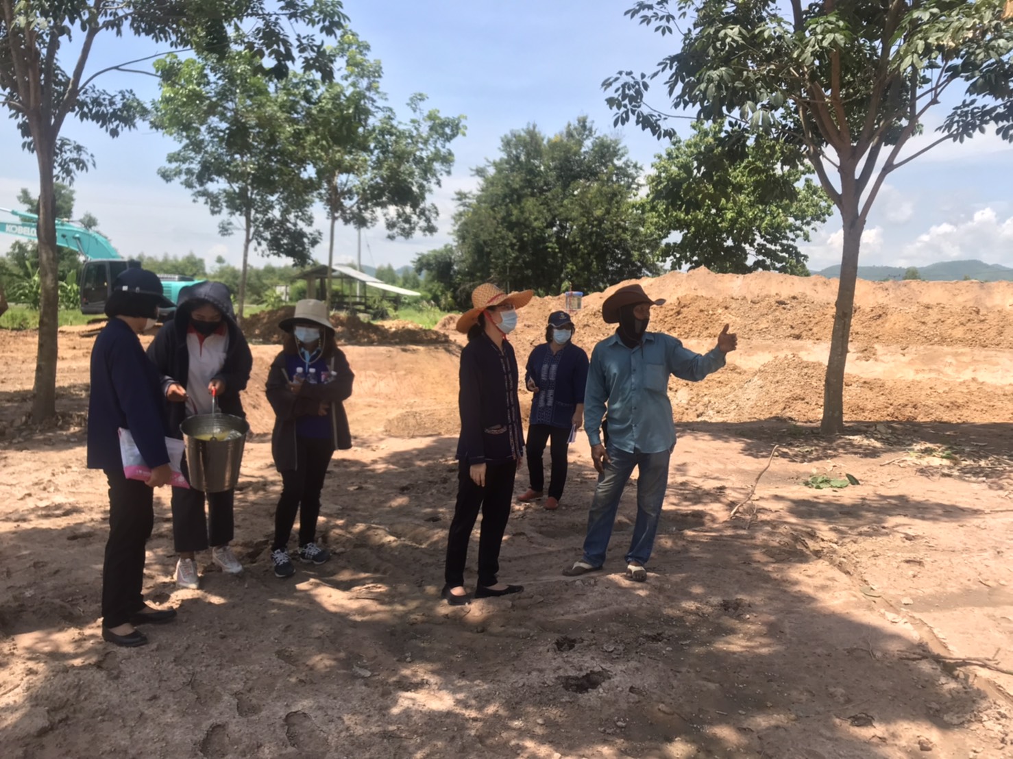 พัฒนาการจังหวัดกาญจนบุรี ลงพื้นที่ติดตามโคก หนอง นา อำเภอด่านมะขามเตี้ยและอำเภอห้วยกระเจา