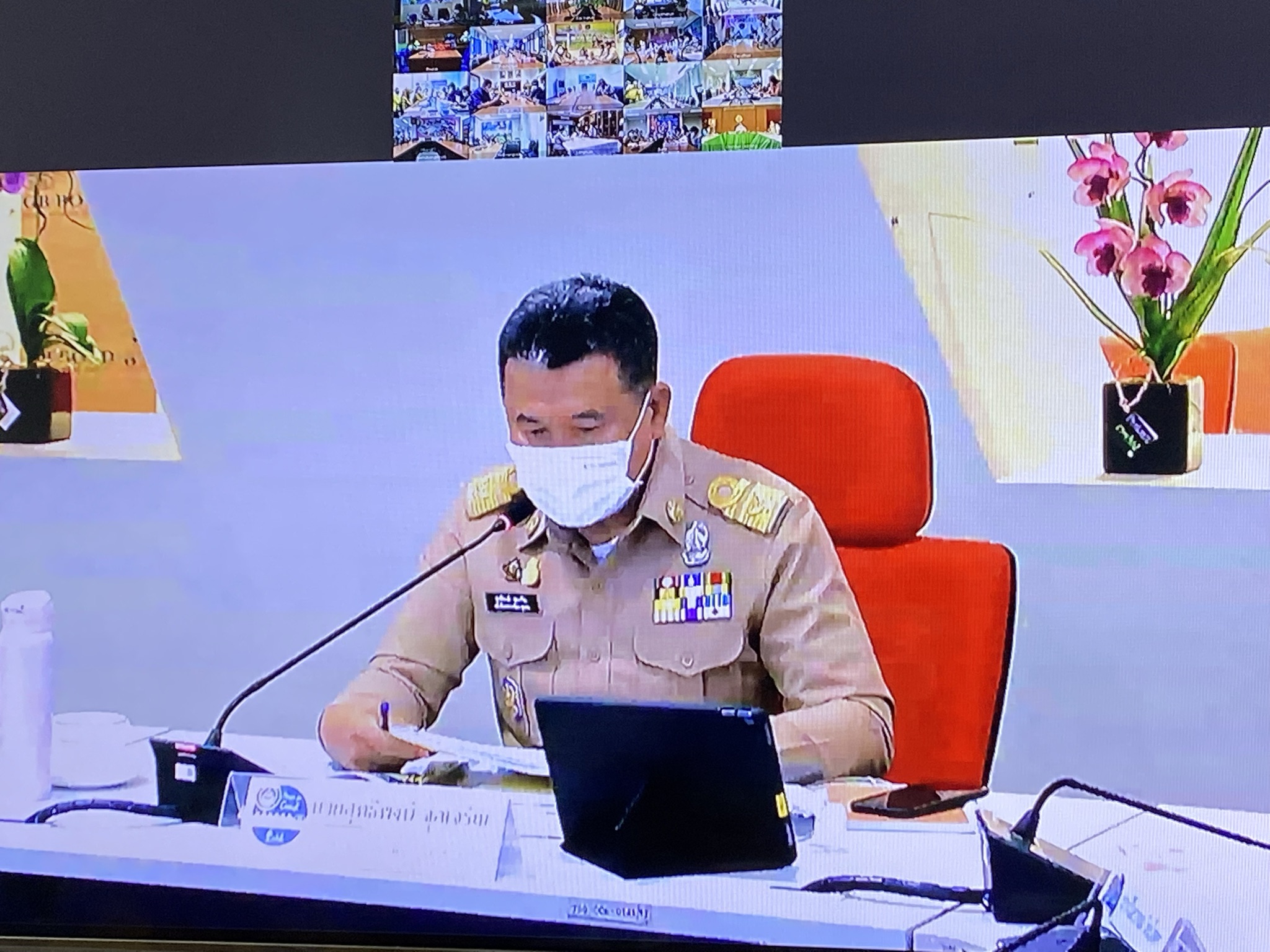 พัฒนาชุมชนจังหวัดกาญจนบุรี ร่วมรับฟังการประชุมกรมการพัฒนาชุมชน ครั้งที่ 6/2564 ผ่านระบบวีดิทัศน์ทางไกล (Video Conference)