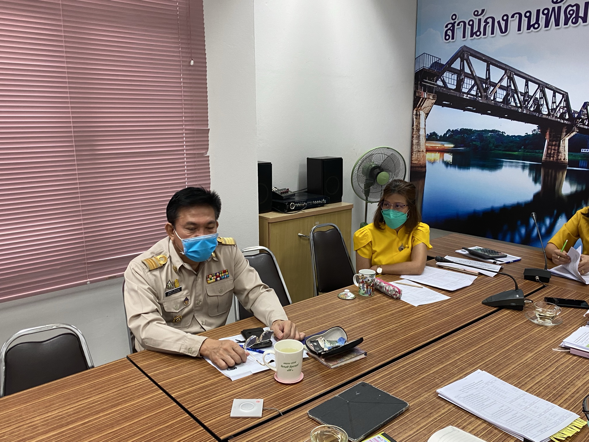 พัฒนาชุมชนจังหวัดกาญจนบุรี ร่วมรับฟังการประชุมกรมการพัฒนาชุมชน ครั้งที่ 6/2564 ผ่านระบบวีดิทัศน์ทางไกล (Video Conference)
