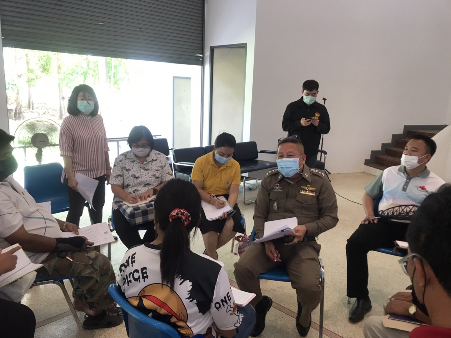 พัฒนาชุมชนกาญจน์ลงพื้นที่ไกล่เกลี่ยข้อพิพาทกรณีกลุ่มออมทรัพย์ อำเภอศรีสวัสดิ์