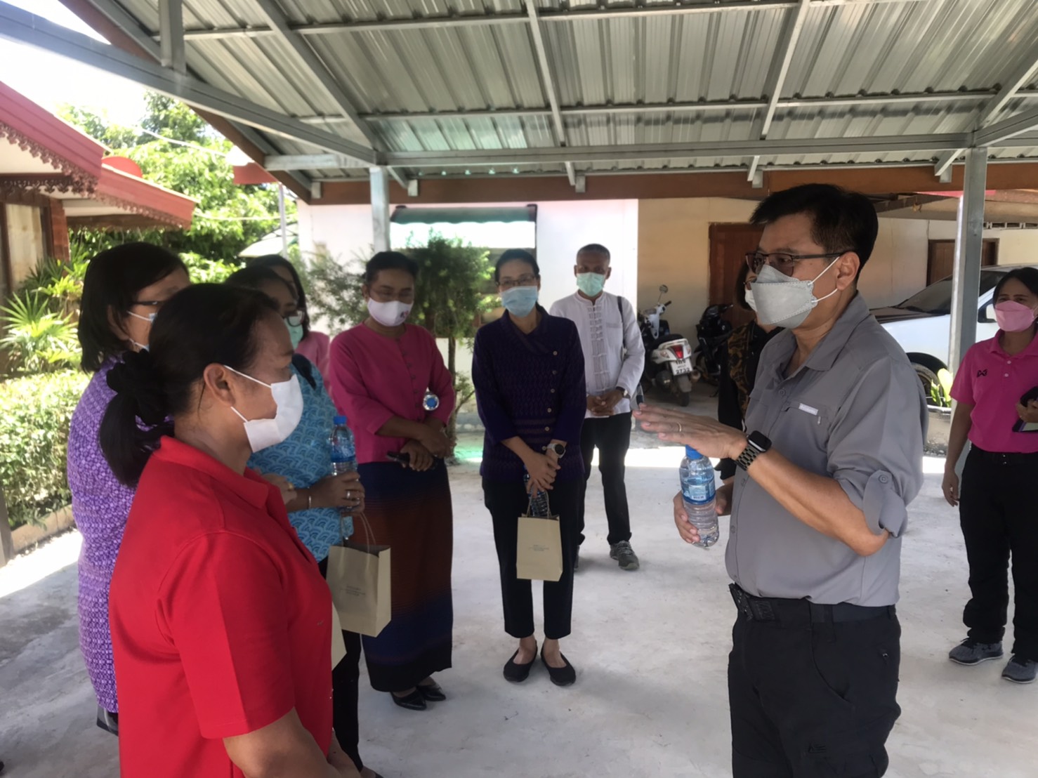 คณะกรรมการระดับจังหวัดลงพื้นที่บ่อพลอย คัดกองทุนพัฒนาบทบาทสตรีดีเด่น