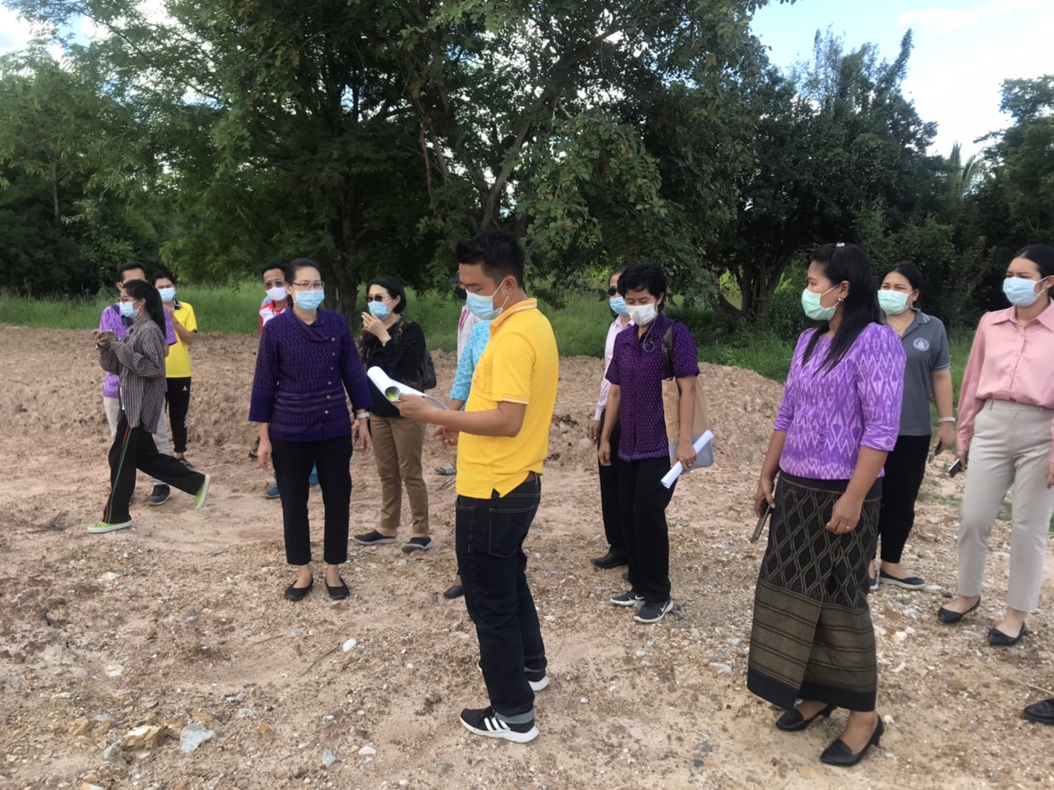 คณะกรรมการระดับจังหวัดลงพื้นที่หนองปรือ คัดกองทุนพัฒนาบทบาทสตรีดีเด่น