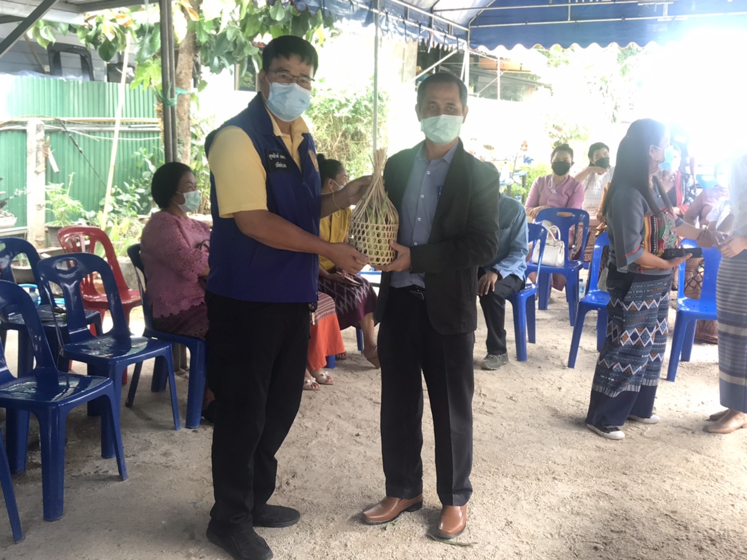 คณะกรรมการลงพื้นที่อำเภอศรีสวัสดิ์ คัดเลือกคนกองทุนพัฒนาบทบาทสตรีดีเด่นระดับจังหวัด