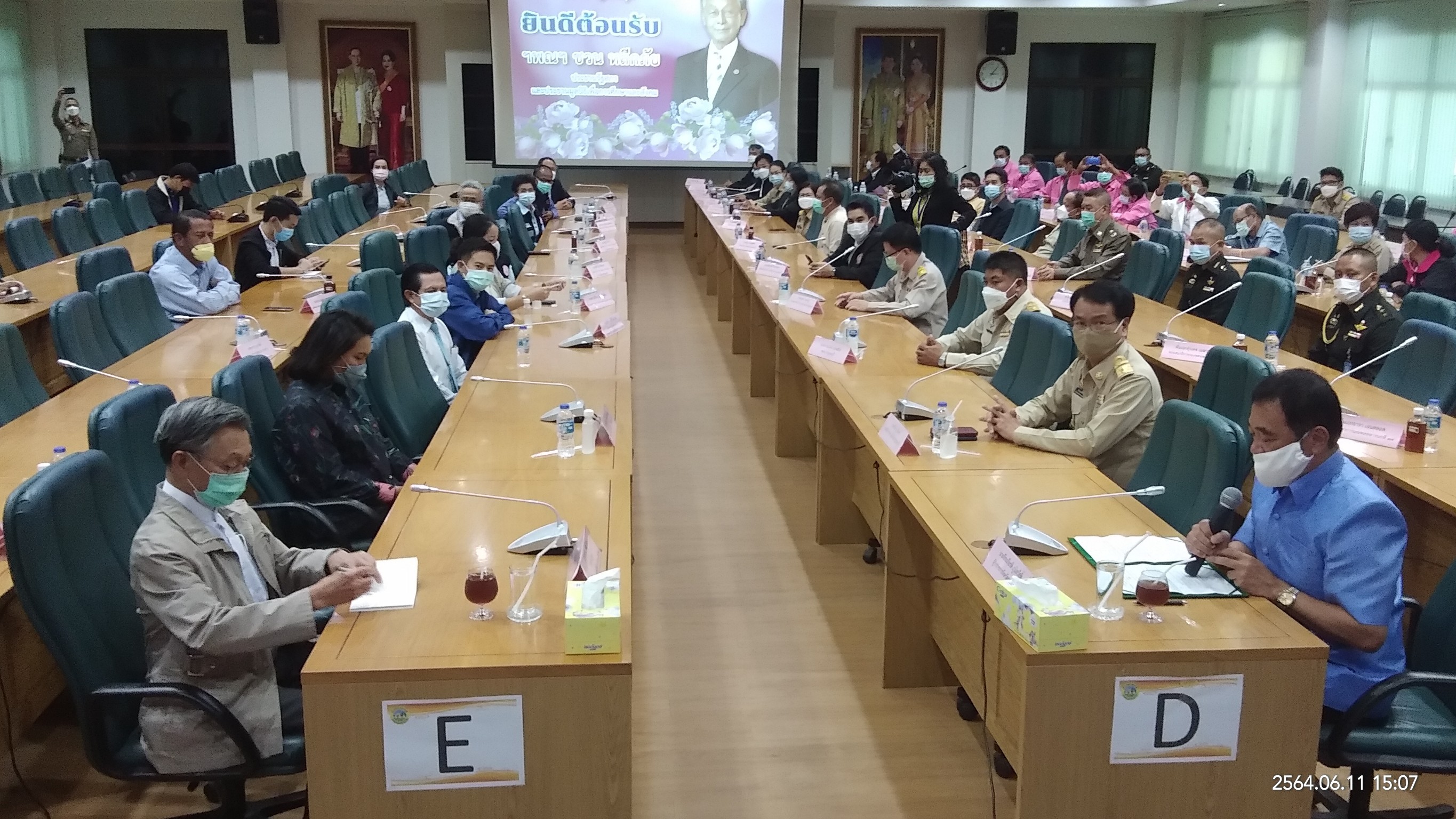 ร่วมต้อนรับนายชวน หลีกภัย ประธานรัฐสภา ในฐานะประธานมูลนิธิเพื่อการศึกษาและสังคมเนื่องในโอกาสลงพื้นที่จังหวัดกาญจนบุรี