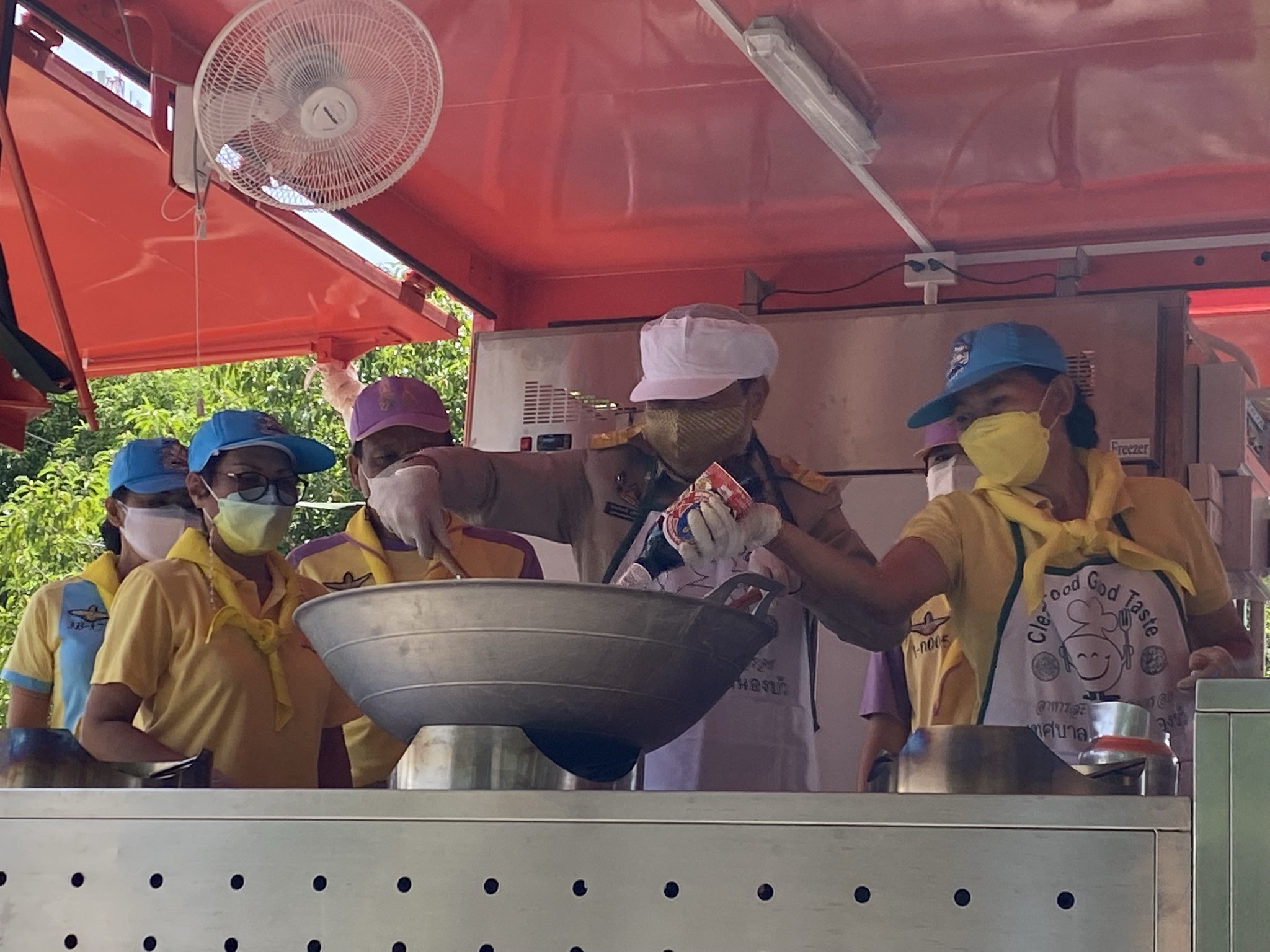 กิจกรรมโครงการน้ำพระทัยพระราชทานส่วนภูมิภาค สมาคมสภาสังคมสงเคราะห์ฯ 76 จังหวัด ประจำปี 2564 และกิจกรรม “รวมใจแม่และสตรีไทย ปันน้ำใจ สู้ภัยโควิด – 19” เพื่อเฉลิมพระเกียรติพระบาทสมเด็จพระวชิรเกล้าเจ้าอยู่หัวและสมเด็จพระนางเจ้าสิริกิติ์ พระบรมราชินีนาถ พระบรมราชชนนีพันปีหลวง