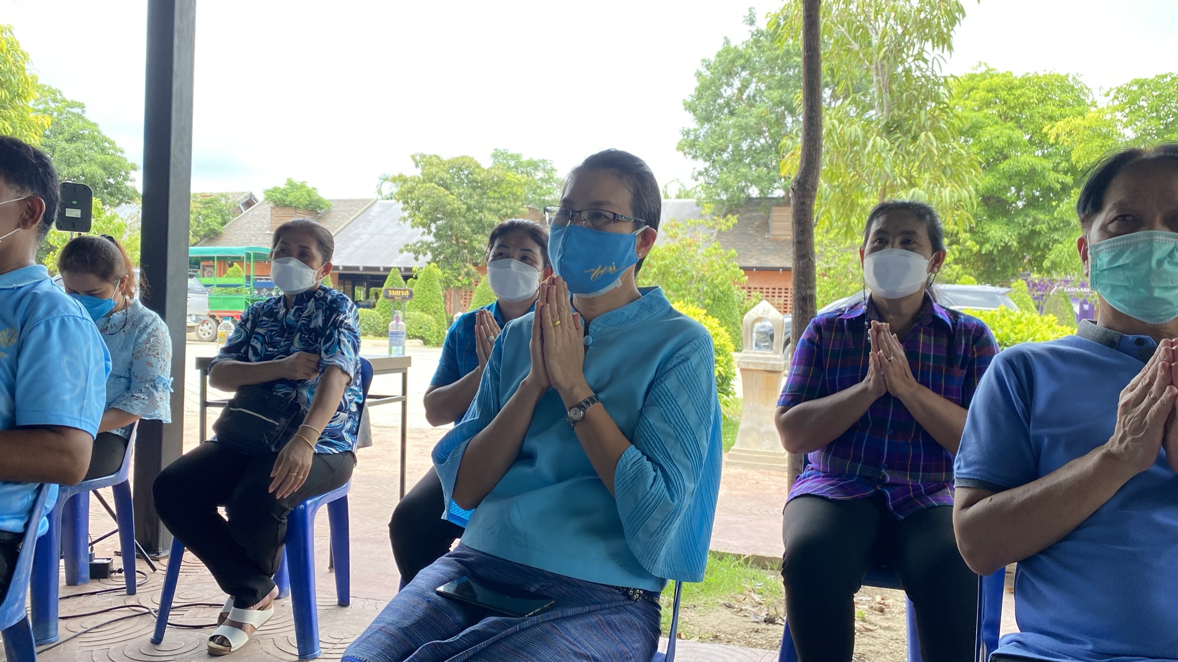 “เครือข่ายกองทุนแม่ของแผ่นดินจังหวัดกาญจนบุรี ร่วมแบ่งปันน้ำใจสู้ภัยโควิด ศูนย์พักคอยวัดทิพย์สุคนธาราม ห้วยกระเจา”