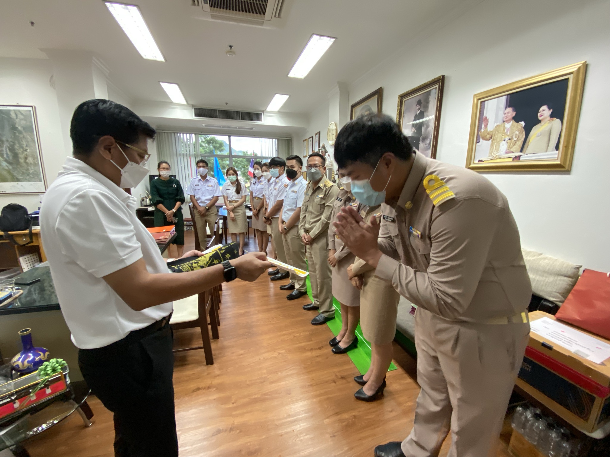 พช.กาญจน์ ต้อนรับน้องใหม่ เสริมทีมเตรียมลุยงานพัฒนาชุมชน
