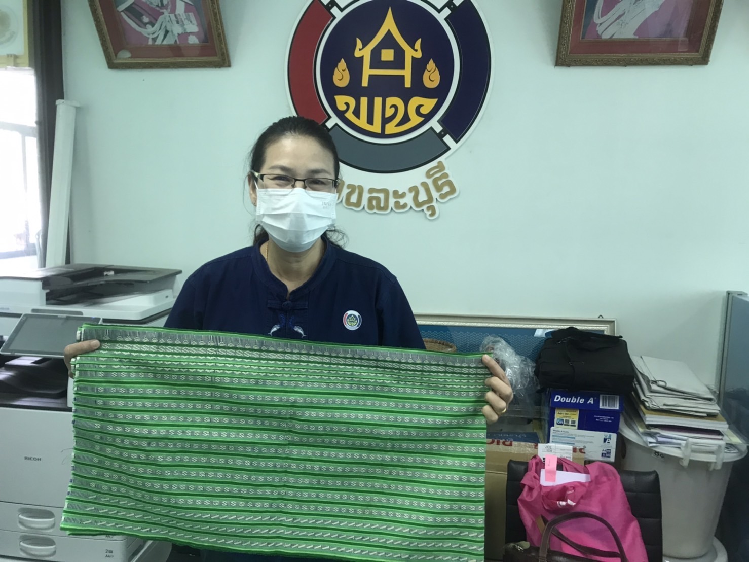 “พัฒนาการจังหวัดกาญจนบุรี พร้อมทีมงานลงพื้นที่อำเภอสังขละบุรี ลุยสร้างตลาดผลิตภัณฑ์ไล่โว่สาละวะ และเยี่ยมชมให้กำลังใจแปลงโคกหนองนา”