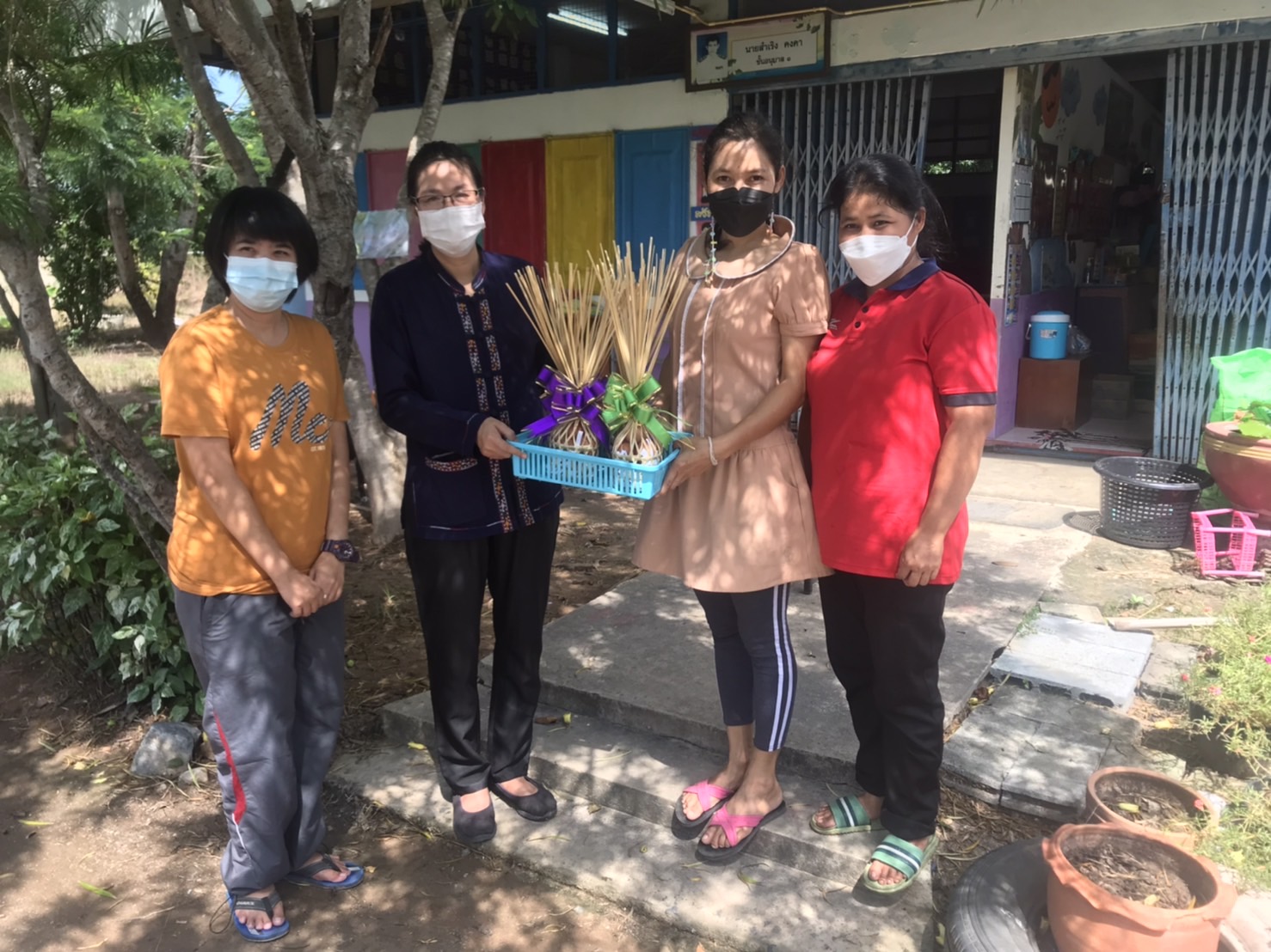 “พัฒนาการจังหวัดกาญจนบุรี ลงพื้นที่อำเภอหนองปรือติดตามความสำเร็จของโคก หนอง นา และติดตามอำเภอเลาขวัญเคลื่อนงานเกษตรเพื่ออาหารกลางวันโรงเรียนบ้านน้ำโจน”