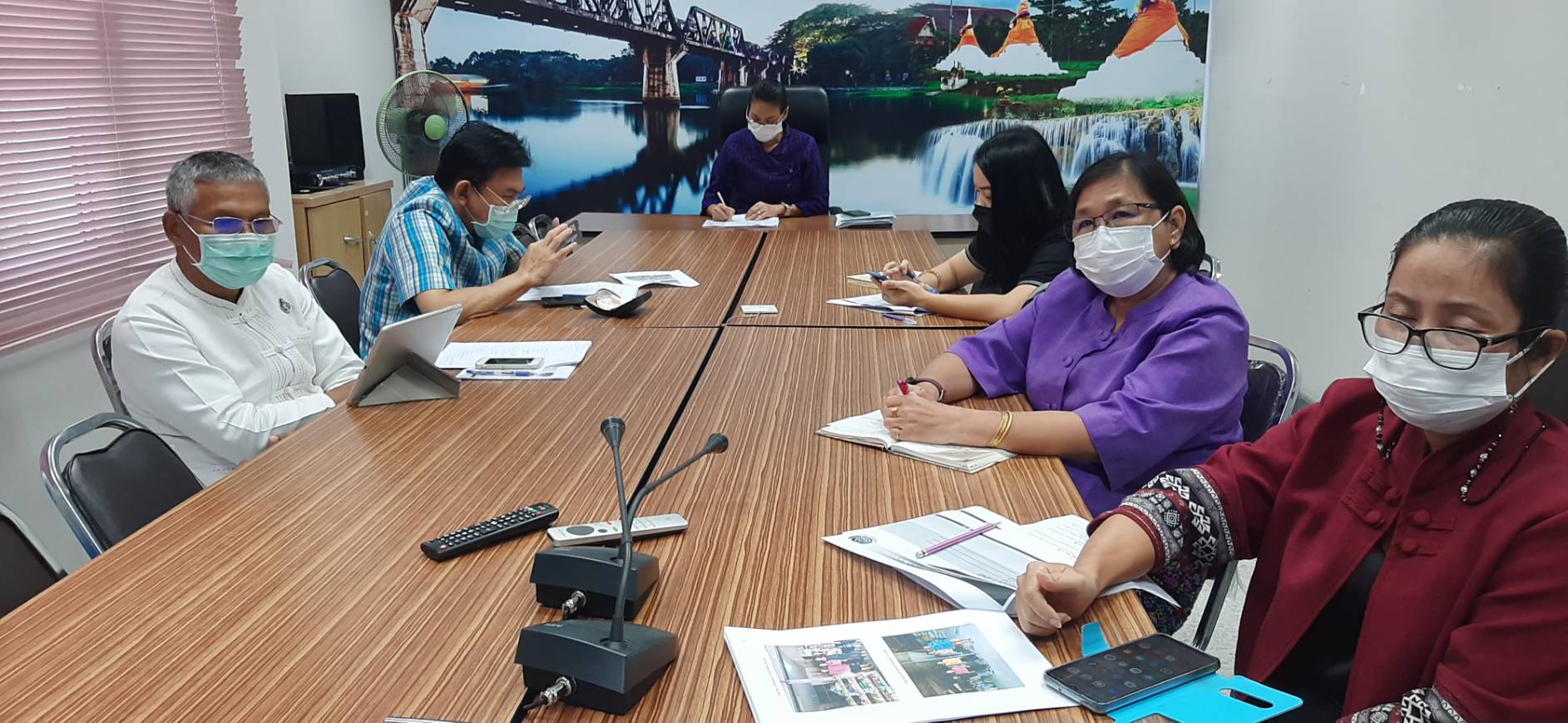 “พัฒนาชุมชนกาญจน์ ร่วมการประชุมกรมการพัฒนาชุมชน ประจำเดือนตุลาคม 64 “