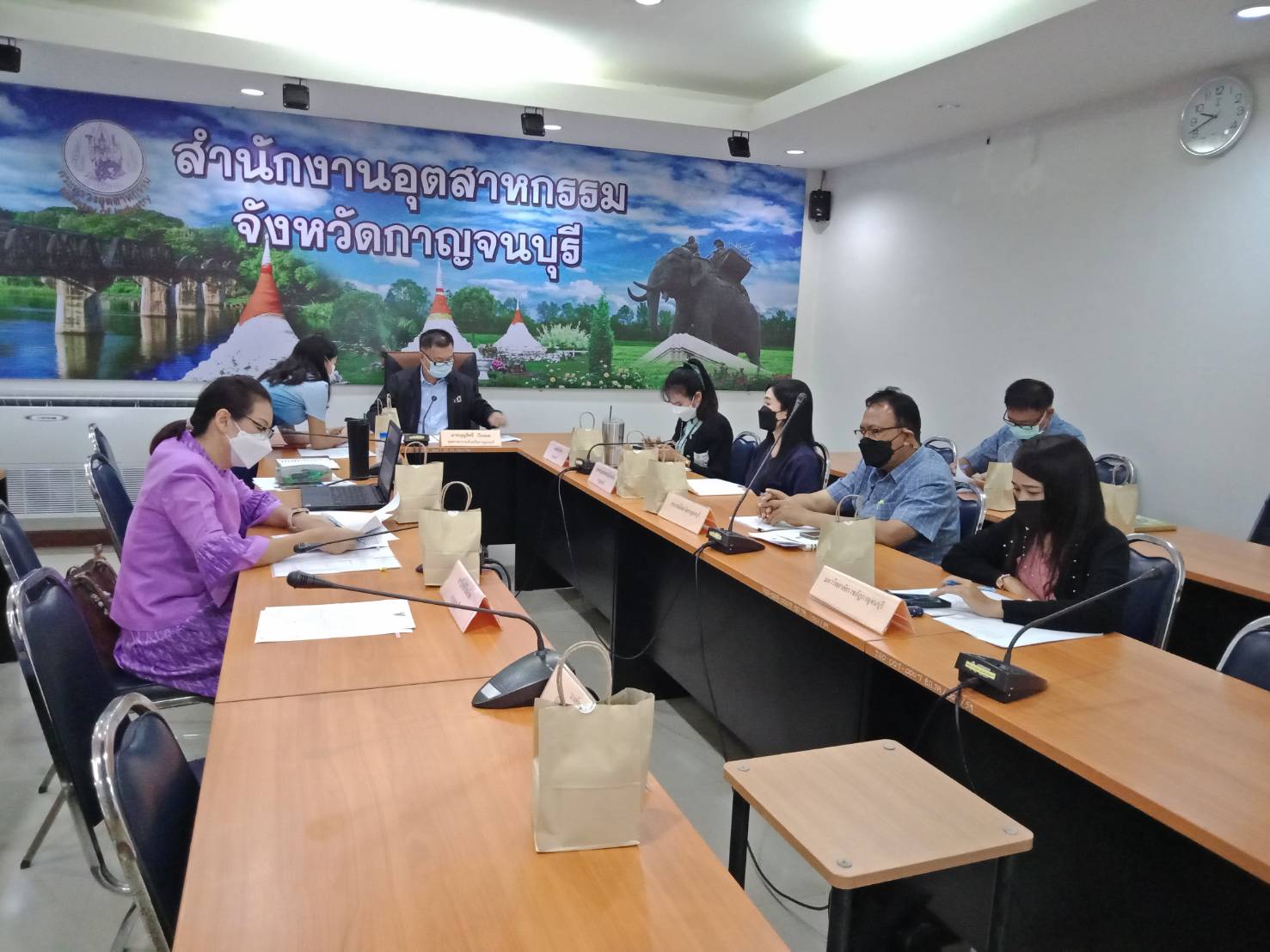 พช.กาญจน์ ร่วมประชุม โครงการ “แปรรูปสินค้าเกษตรอุตสาหกรรม 1 จังหวัด 1 ชุมชน”