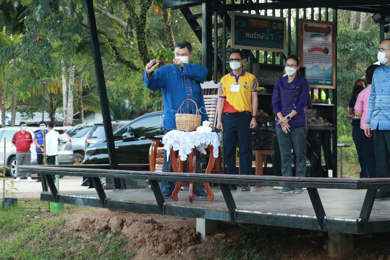 ปลัดกระทรวงมหาดไทย ลงพื้นที่เยี่ยมชมความสำเร็จแปลง CLM ไร่รักถิ่น อำเภอสังขละบุรี เตรียมพัฒนาสู่แลนด์มาร์คแห่งการเรียนรู้ใหม่ของเมืองกาญจน์
