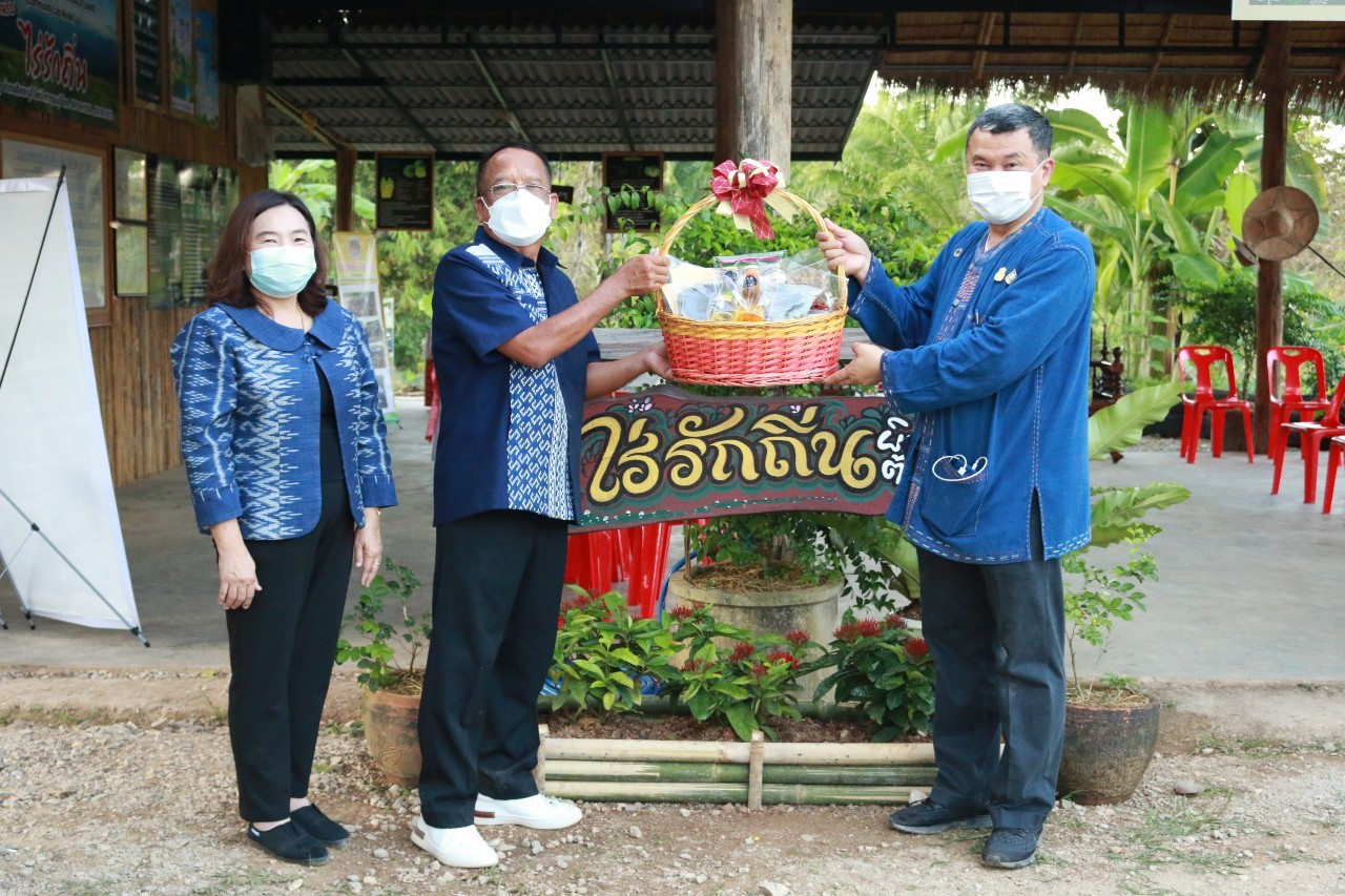 ปลัดกระทรวงมหาดไทย ลงพื้นที่เยี่ยมชมความสำเร็จแปลง CLM ไร่รักถิ่น อำเภอสังขละบุรี เตรียมพัฒนาสู่แลนด์มาร์คแห่งการเรียนรู้ใหม่ของเมืองกาญจน์