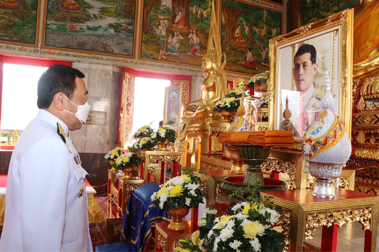 พช.กาญจนบุรี ร่วมพิธีทอดผ้าป่าสนับสนุนโครงการทุนเล่าเรียนหลวงสำหรับพระสงฆ์ไทย จังหวัดกาญจนบุรี