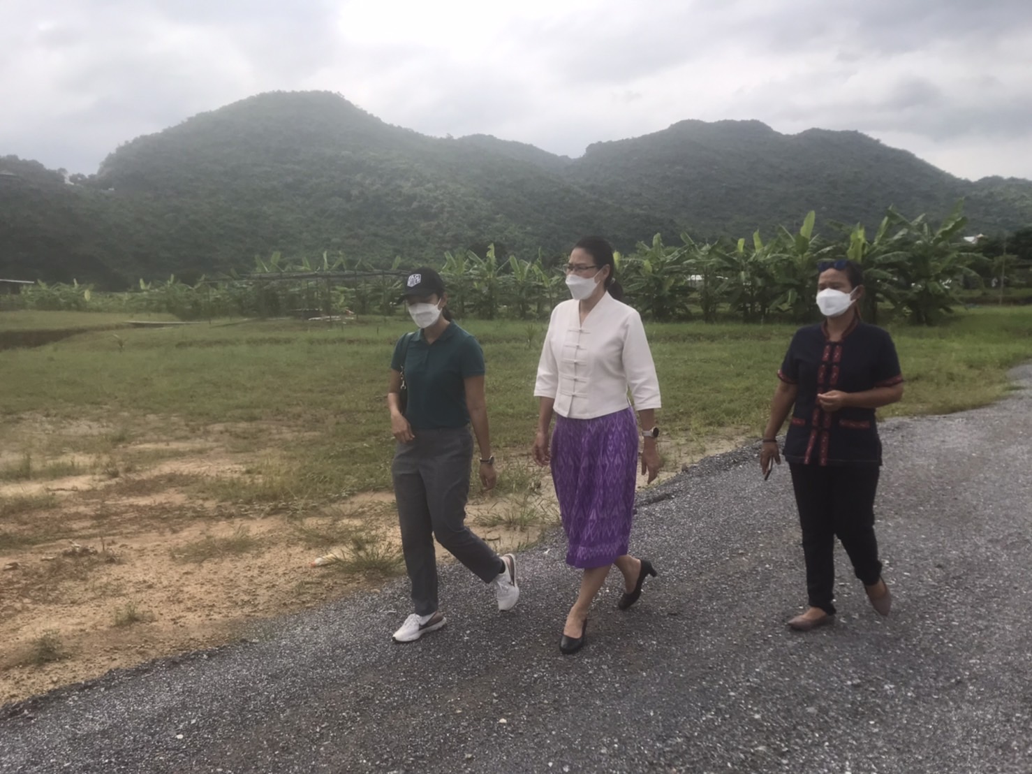 พจ.กาญจน์ ลงพื้นที่ติดตามความก้าวหน้า แปลง โคก หนอง นา (CLM) ของนายอนวัจน์ แม้นทิม