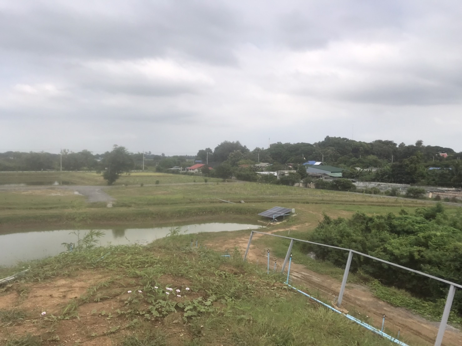 พจ.กาญจน์ ลงพื้นที่ติดตามความก้าวหน้า แปลง โคก หนอง นา (CLM) ของนายอนวัจน์ แม้นทิม