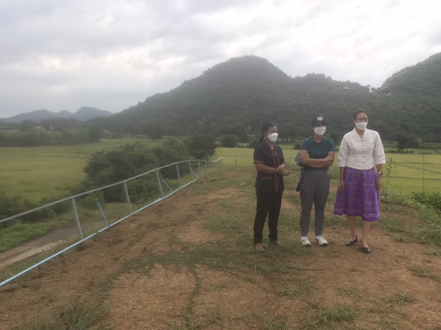 พจ.กาญจน์ ลงพื้นที่ติดตามความก้าวหน้า แปลง โคก หนอง นา (CLM) ของนายอนวัจน์ แม้นทิม