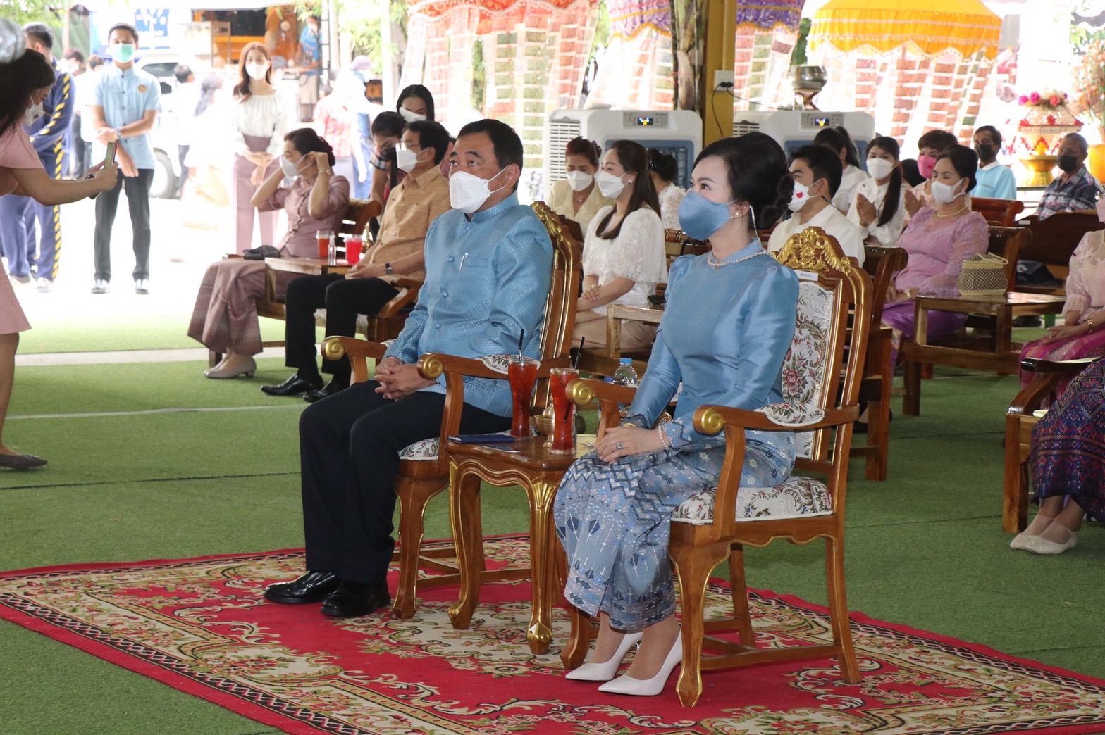 พช.กาญจน์ ร่วมทอดกฐินสามัคคีสร้างและบูรณปฏิสังขรณ์เสนาสนะ ณ วัดสระสำเภาทอง