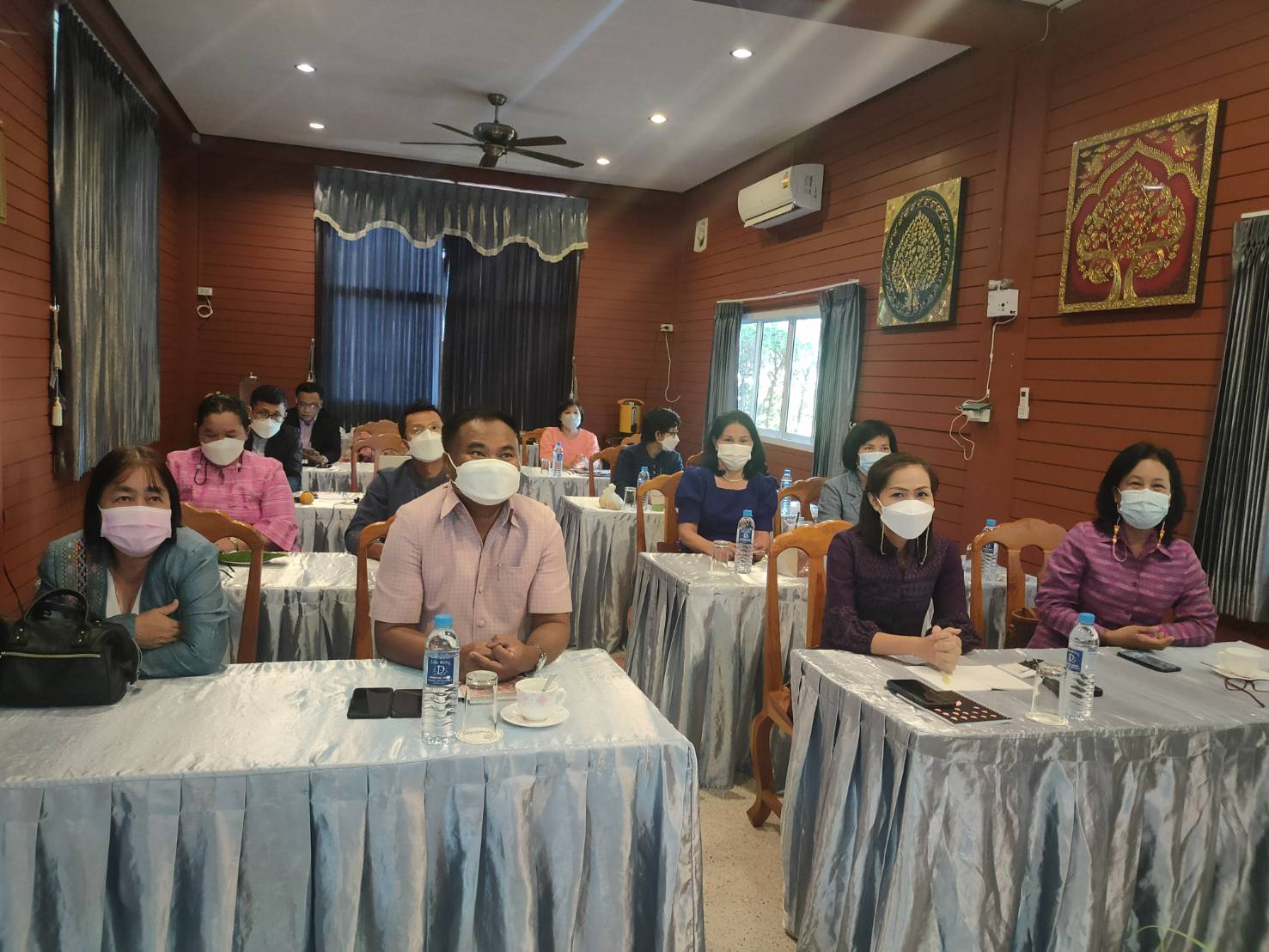 พัฒนาการอำเภอกาญจน์ ร่วมการประชุมโครงการฝึกอบรมบุคลากรกรมการพัฒนาชุมชน หลักสูตรเสริมสมรรถนะพัฒนาการอำเภอ ประจำปีงบประมาณ 2565 ผ่านระบบ Zoom Cloud Meeting