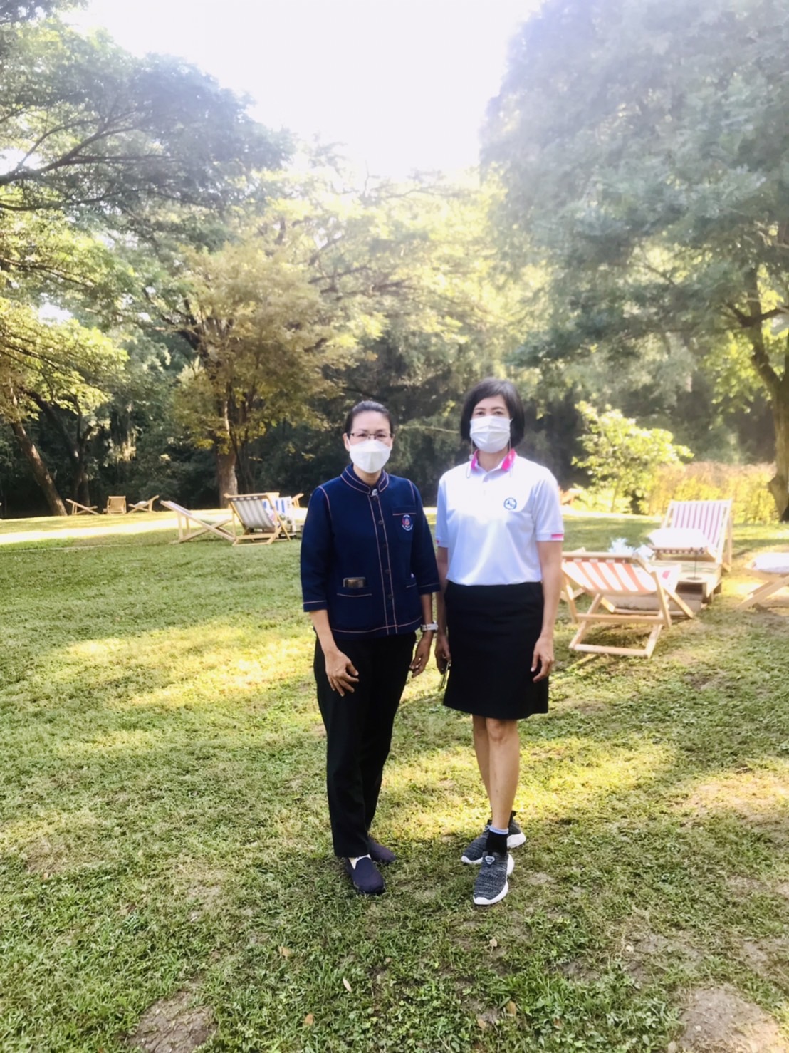 พช.กาญจน์ ร่วมให้สัมภาษณ์ โครงการโคก หนอง นา โมเดล ที่มีการขับเคลื่อนในพื้นที่เขื่อนศรีนครินทร์