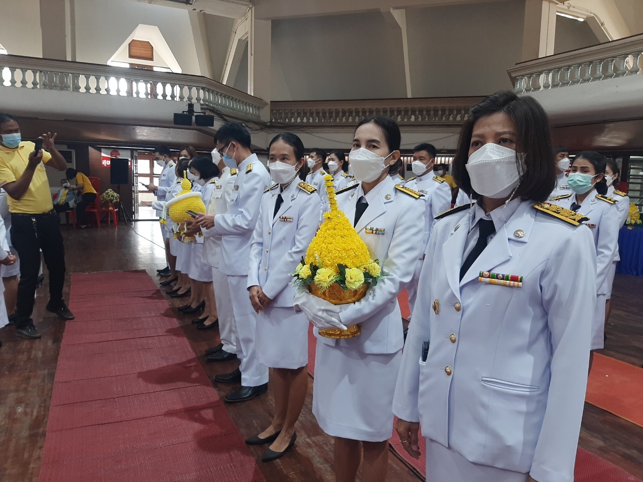 พช.กาญจน์ ร่วมพิธีทำบุญตักบาตรถวายพระราชกุศล และพิธีวางพานพุ่ม และพิธีถวายบังคม ตามกิจกรรมเนื่องในวันคล้ายวันพระราชสมภพพระบาทสมเด็จพระบรมชนกาธิเบศร มหาภูมิพลอดุลยเดชมหาราช บรมนาถบพิตร วันชาติ และวันพ่อแห่งชาติ 5 ธันวาคม 2564