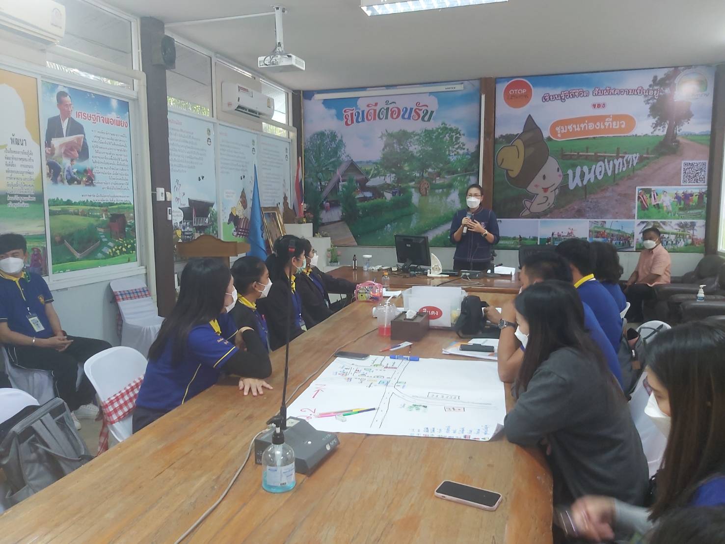 พัฒนาการจังหวัดกาญจน์ ร่วมพบปะพูดคุยและสร้างความใจการทำงาน แก่ นักพัฒนาชุมชนของกรมส่งเสริมการปกครองส่วนท้องถิ่น