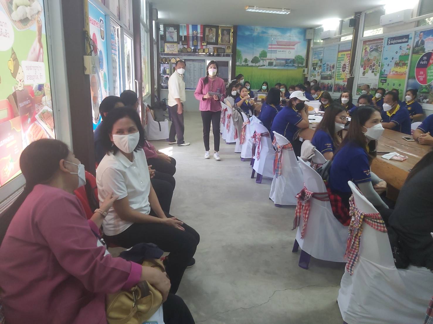 พัฒนาการจังหวัดกาญจน์ ร่วมพบปะพูดคุยและสร้างความใจการทำงาน แก่ นักพัฒนาชุมชนของกรมส่งเสริมการปกครองส่วนท้องถิ่น