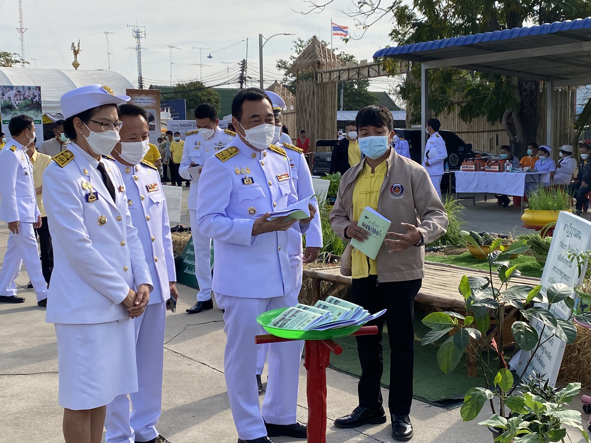 “พช.กาญจน์ ร่วมแสดงผลสำเร็จโคกหนองนาในงานวันดินโลก 64”