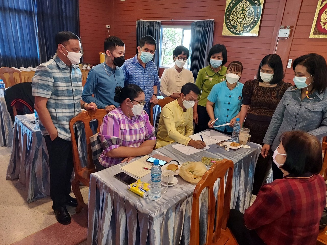 ทีมพัฒนาการอำเภอเมืองกาญจน์ ร่วมการประชุมโครงการฝึกอบรมบุคลากรกรมการพัฒนาชุมชน หลักสูตรเสริมสมรรถนะพัฒนาการอำเภอ ประจำปีงบประมาณ 2565 ผ่านระบบ Zoom Cloud Meeting วันที่ 2