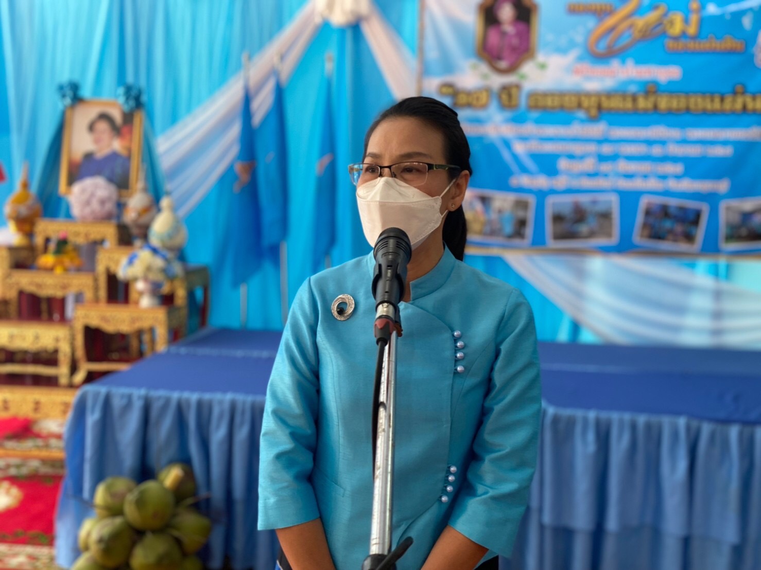 “พัฒนาการจังหวัดกาญจนบุรี ร่วมพิธีใหญ่ทอดผ้าป่ามหากุศล ” 17 ปี กองทุนแม่ของแผ่นดิน” อำเภอไทรโยค และลงพื้นที่ให้กำลังใจผู้ผ่านการบำบัดที่ได้รับงบจาก ปปส. สร้างงาน สร้างรายได้ ไกลจากยาเสพติด”