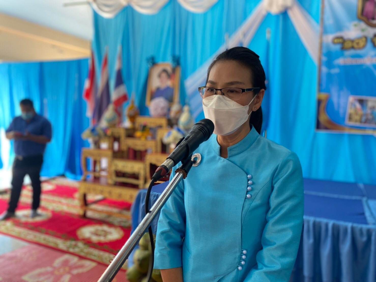 “พัฒนาการจังหวัดกาญจนบุรี ร่วมพิธีใหญ่ทอดผ้าป่ามหากุศล ” 17 ปี กองทุนแม่ของแผ่นดิน” อำเภอไทรโยค และลงพื้นที่ให้กำลังใจผู้ผ่านการบำบัดที่ได้รับงบจาก ปปส. สร้างงาน สร้างรายได้ ไกลจากยาเสพติด”