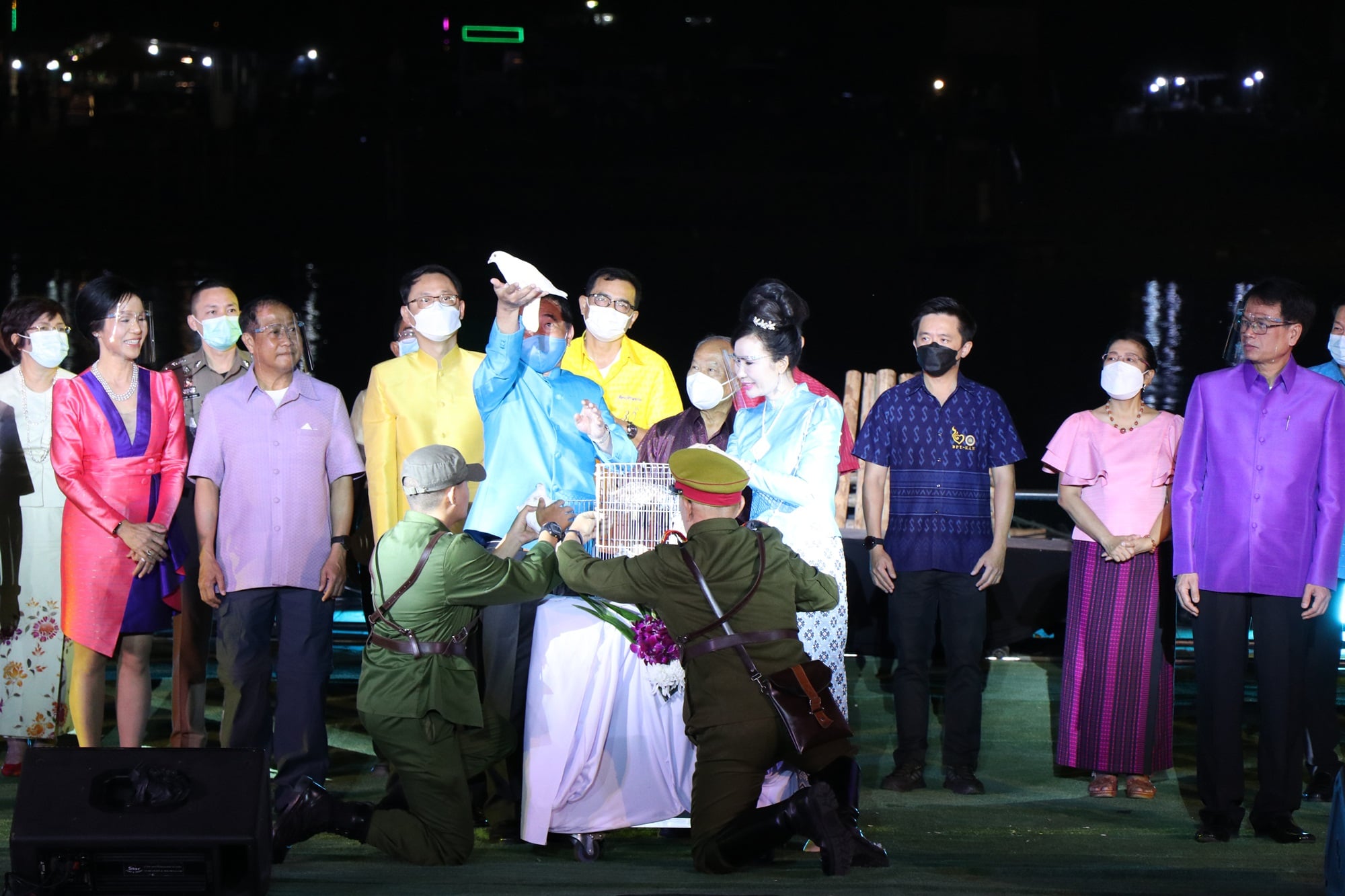 “พัฒนาชุมชนเมืองกาญจน์ ชวนพาเที่ยวงานสะพาน 64 เปิดประสบการณ์ชมความสวยงามของประวัติศาสตร์ เดินแบบผ้าไทย และชิม ช้อป ของดี ของอร่อย เมืองกาญจน์”