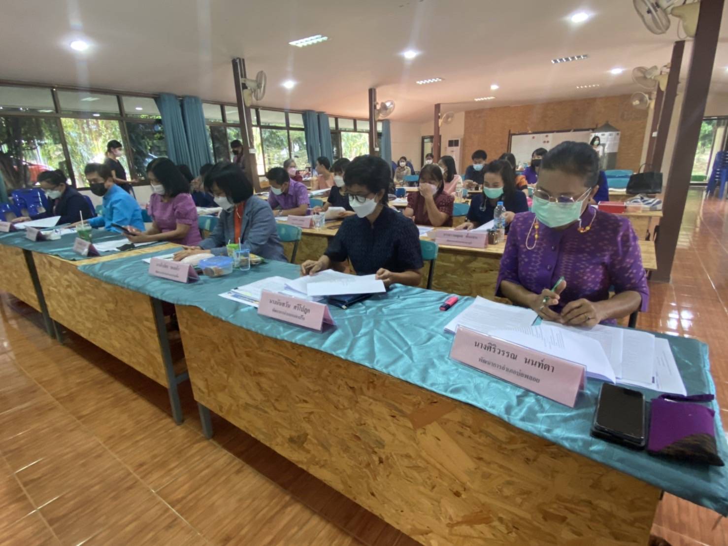 ? CDD KAN News : พช.กาญจนบุรี จัดประชุมผู้บริหารและนักวิชาการพัฒนาชุมชน สำนักงานพัฒนาชุมชนจังหวัดกาญจนบุรี ครั้งที่ 11/2564 และร่วมอวยพรปีใหม่แก่พัฒนาชุมชนจังหวัดกาญจนบุรี ???
