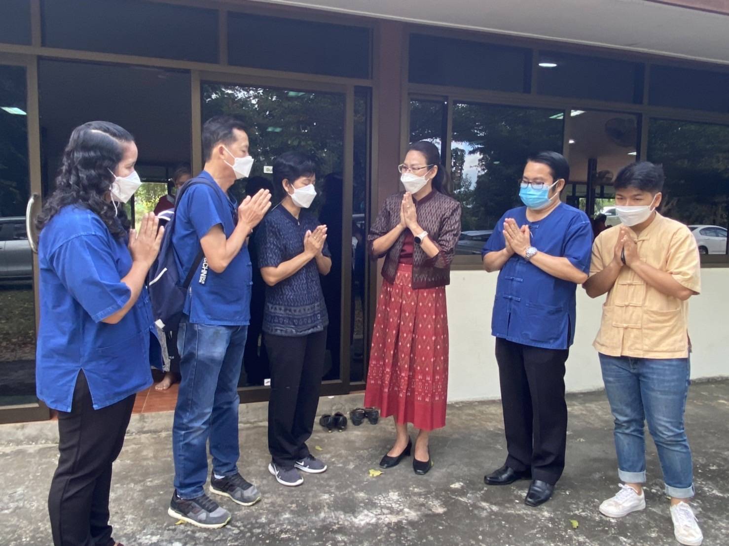 ? CDD KAN News : พช.กาญจนบุรี จัดประชุมผู้บริหารและนักวิชาการพัฒนาชุมชน สำนักงานพัฒนาชุมชนจังหวัดกาญจนบุรี ครั้งที่ 11/2564 และร่วมอวยพรปีใหม่แก่พัฒนาชุมชนจังหวัดกาญจนบุรี ???