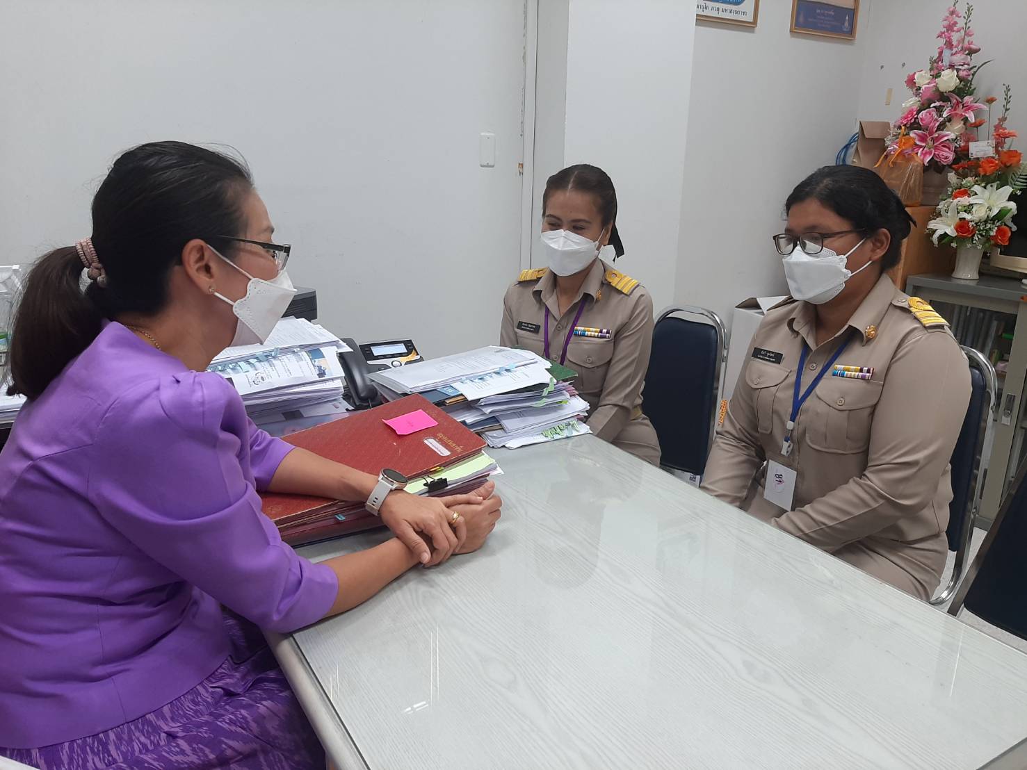 ? CDD KAN News : เจ้าหน้าที่ พช.ปฏิบัติการ รายงานตัวแก่ พัฒนาการจังหวัดกาญจนบุรี