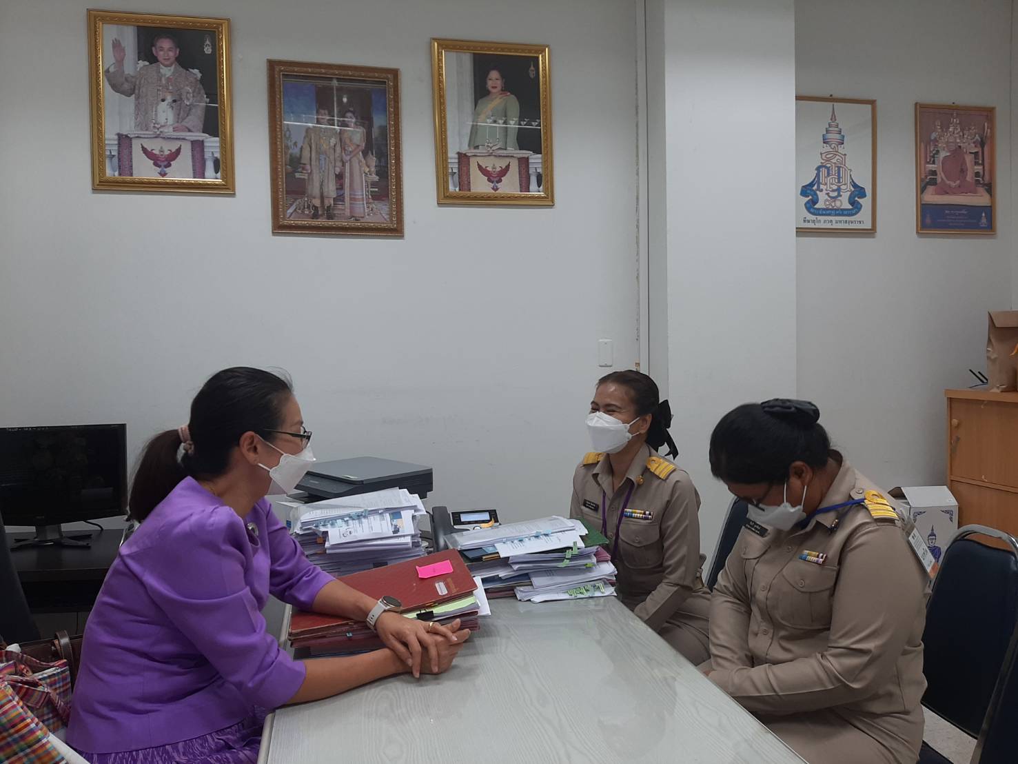 ? CDD KAN News : เจ้าหน้าที่ พช.ปฏิบัติการ รายงานตัวแก่ พัฒนาการจังหวัดกาญจนบุรี