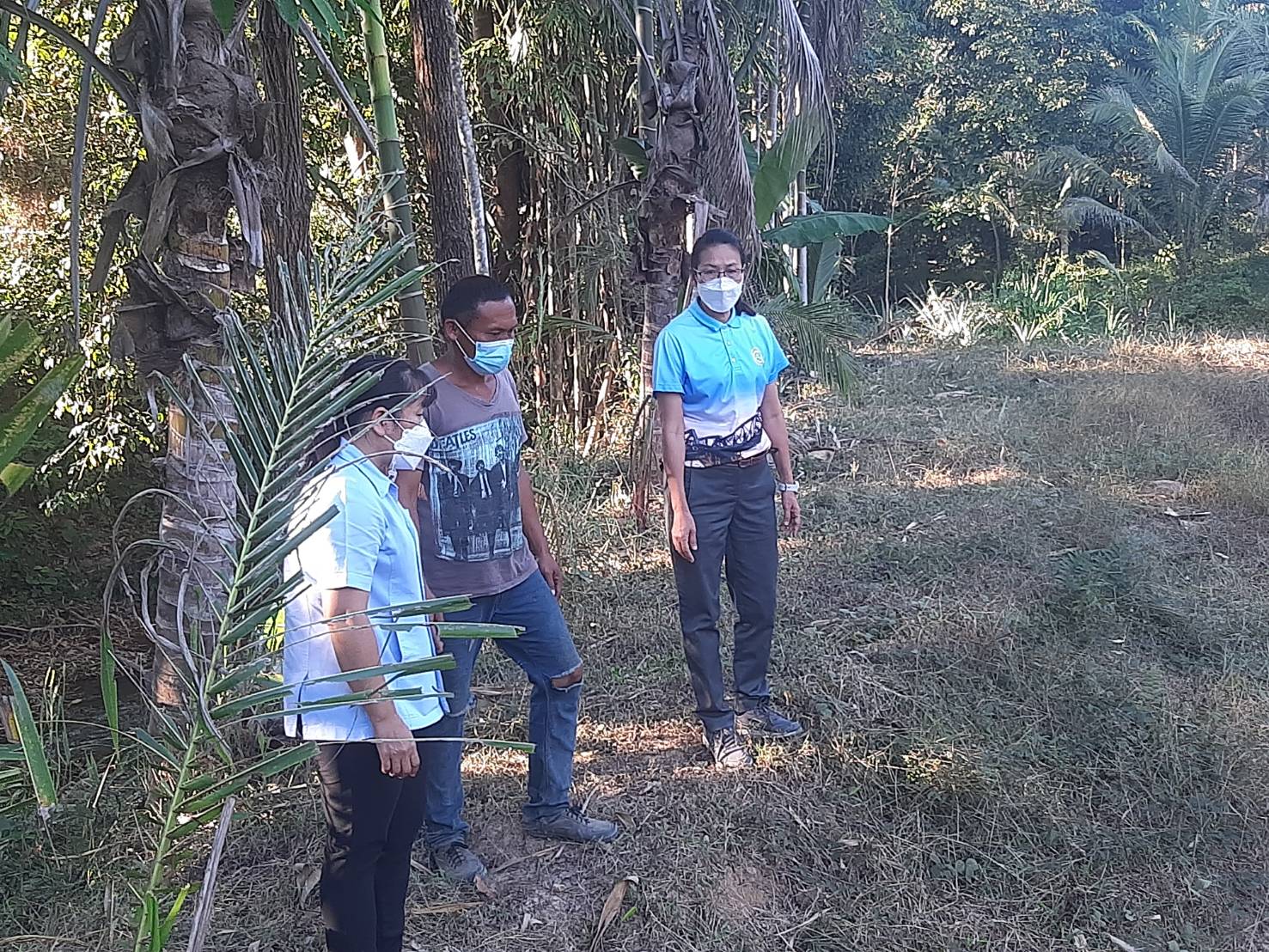? CDD KAN News : พัฒนาชุมชนเมืองกาญจน์ ลงลุยพื้นที่ติดตามผลการดำเนินงาน โคก หนอง นา โมเดล พื้นที่ตำบลหนองลู อำเภอสังขละบุรี