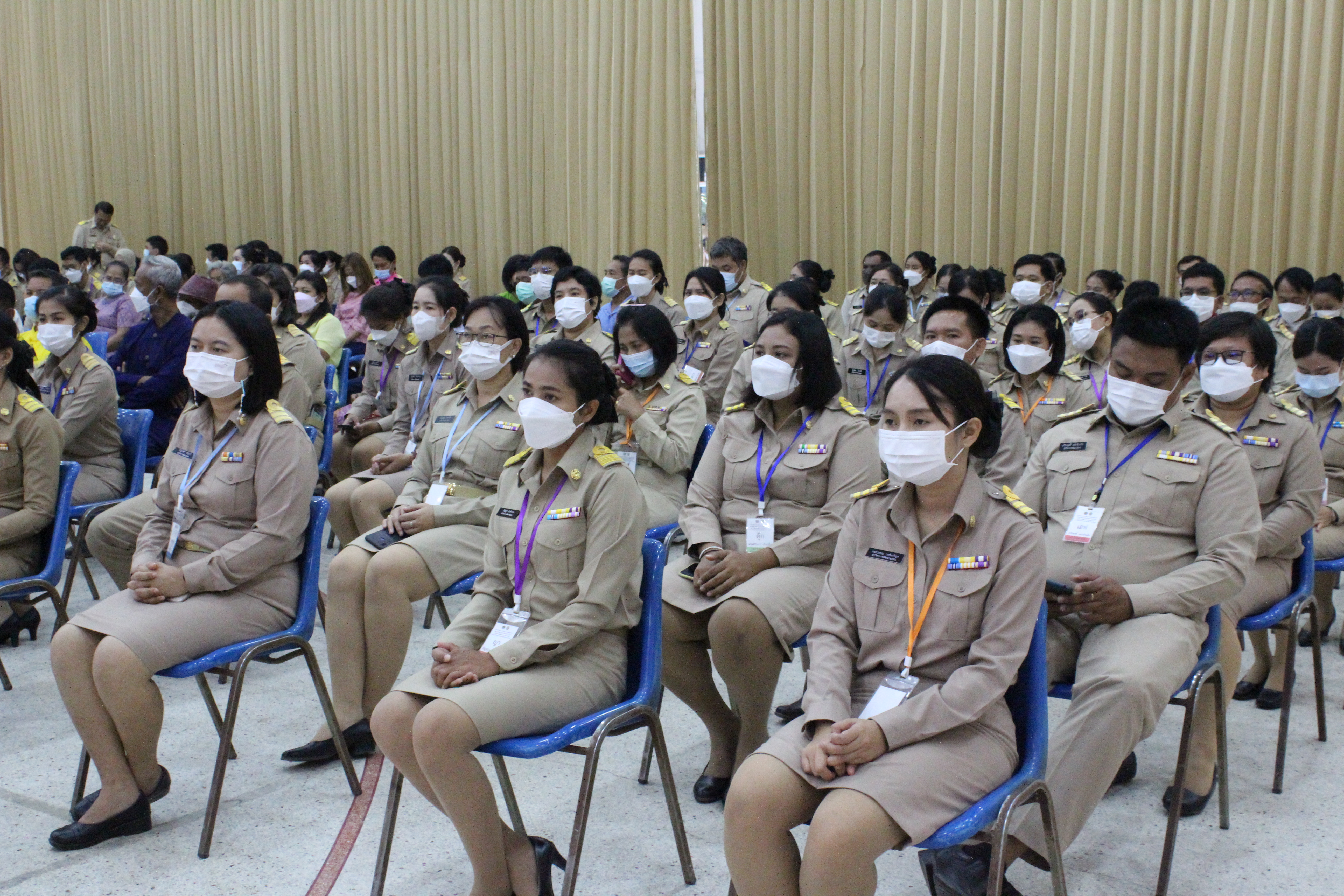 “พัฒนาชุมชนกาญจนบุรีจับมืออำเภอพนมทวน ส่งมอบพัฒนากรบรรจุใหม่ รุ่น 119”