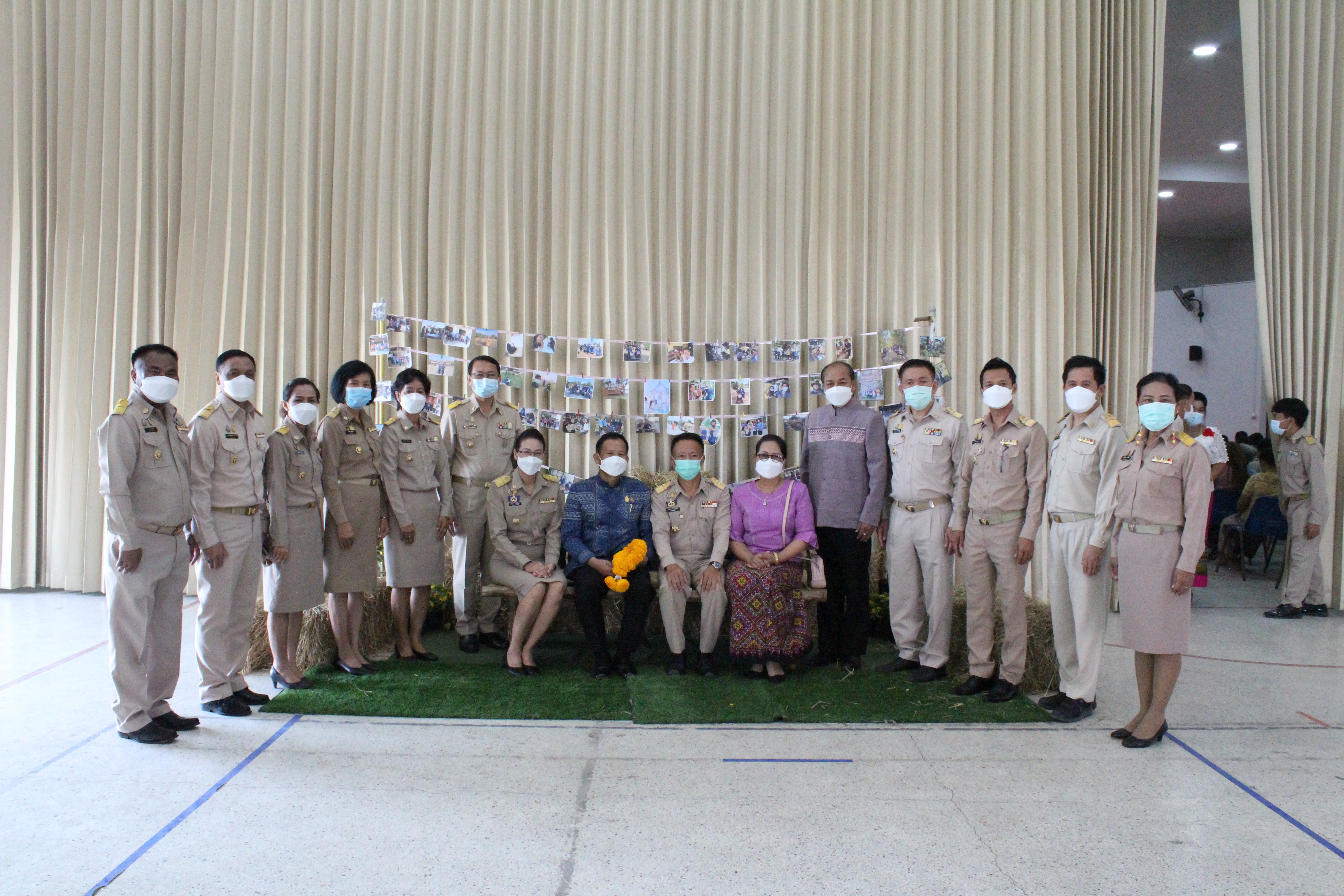“พัฒนาชุมชนกาญจนบุรีจับมืออำเภอพนมทวน ส่งมอบพัฒนากรบรรจุใหม่ รุ่น 119”